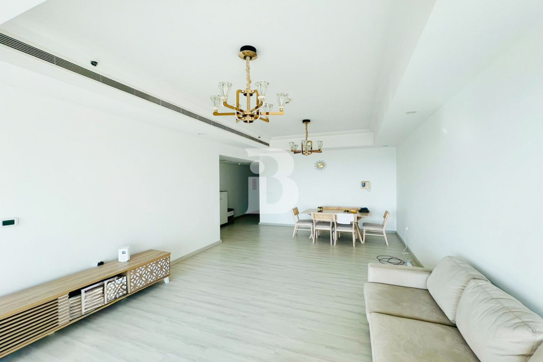 Ready to Move | Upgraded Furnished  with Maid