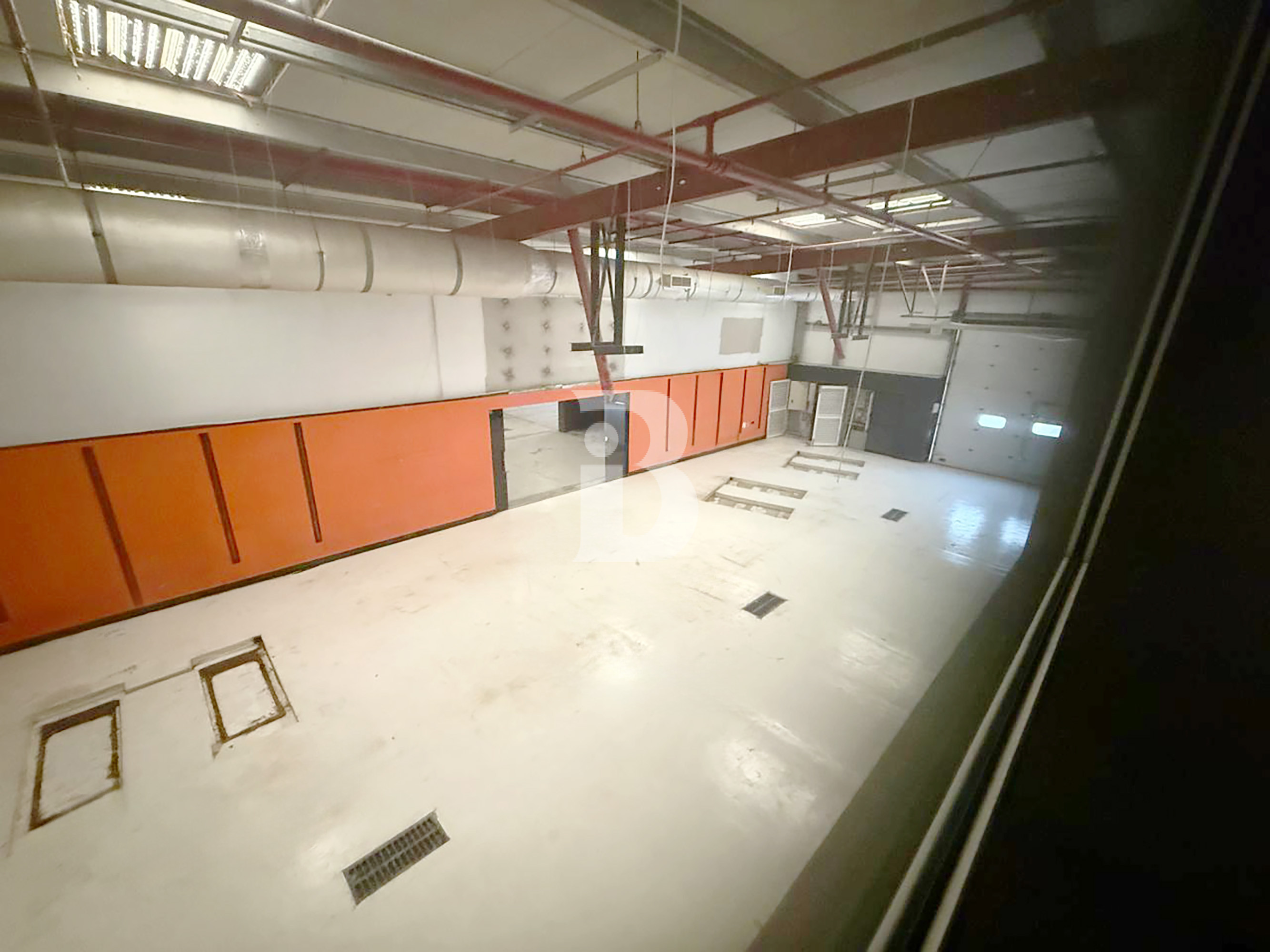 PREMIUM LOCATION |50 KW | FITTED AC and MEZZANINE
