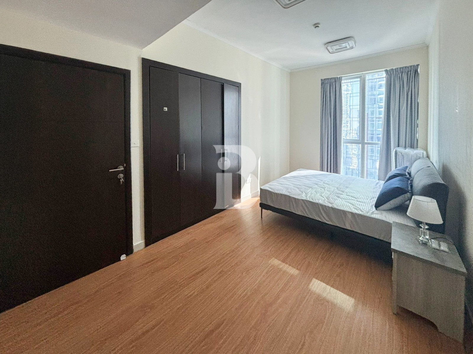 Spacious  Unit | Furnished | High Floor