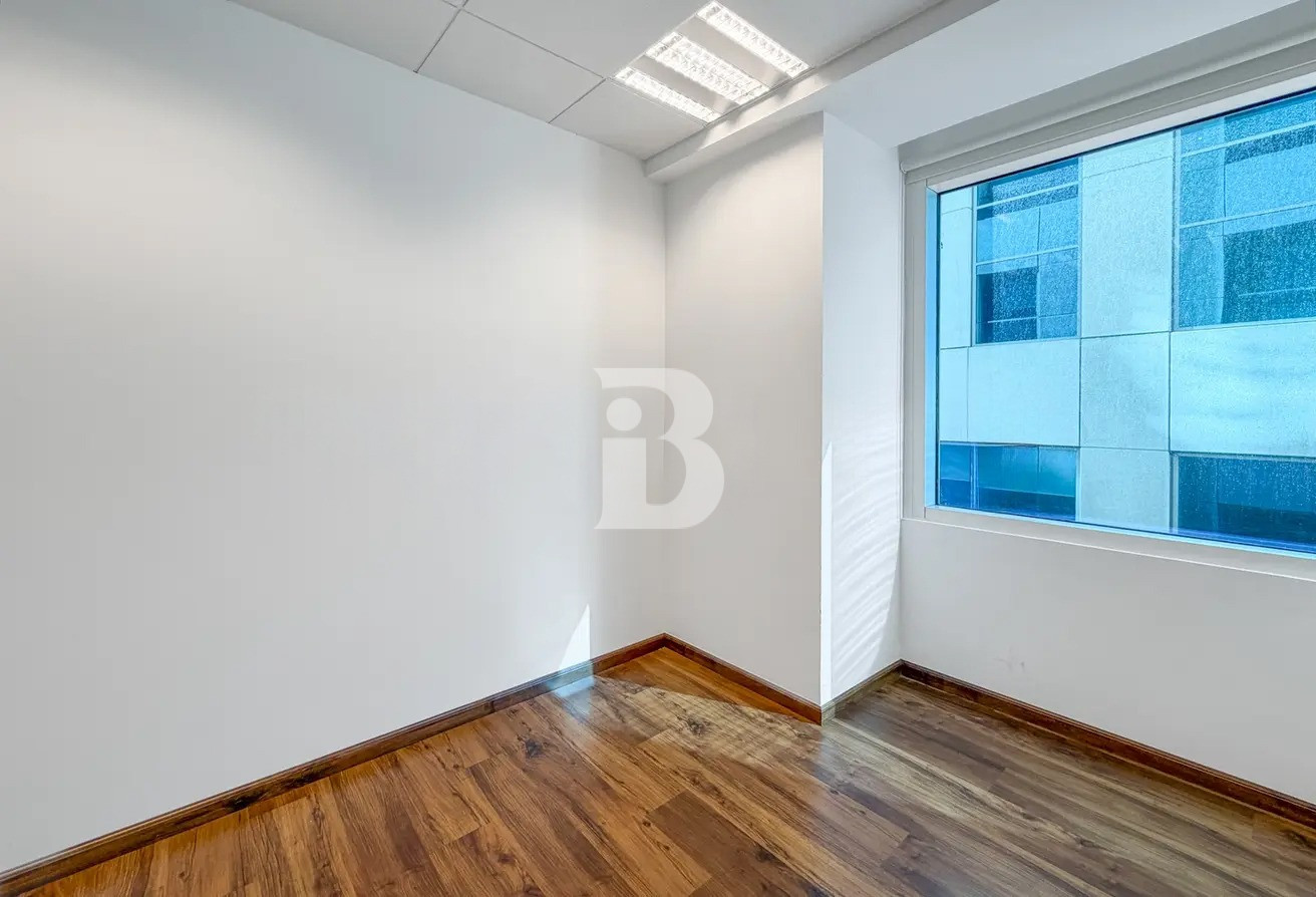 Ready To Move  | 6 Parking | Corner Office