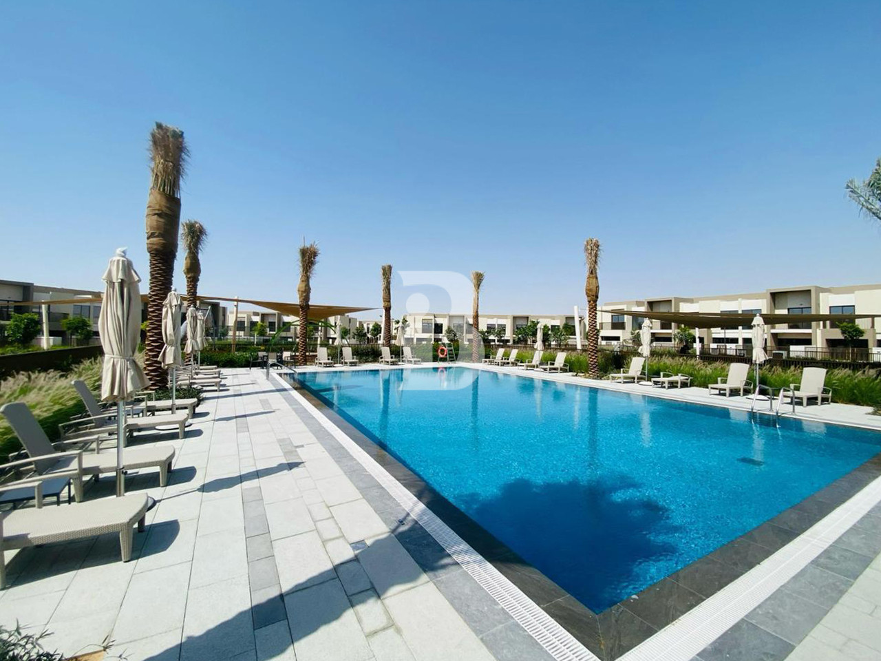 SINGLE ROW | CORNER UNIT | VACANT | HUGE GARDEN