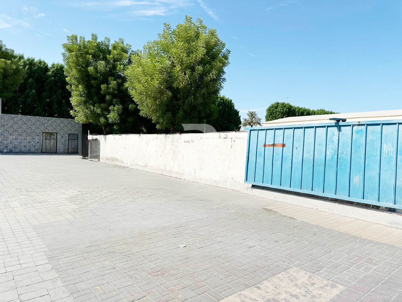 UM RAMOOL | OPEN YARD | CAR PARKING | CAR GARAGE