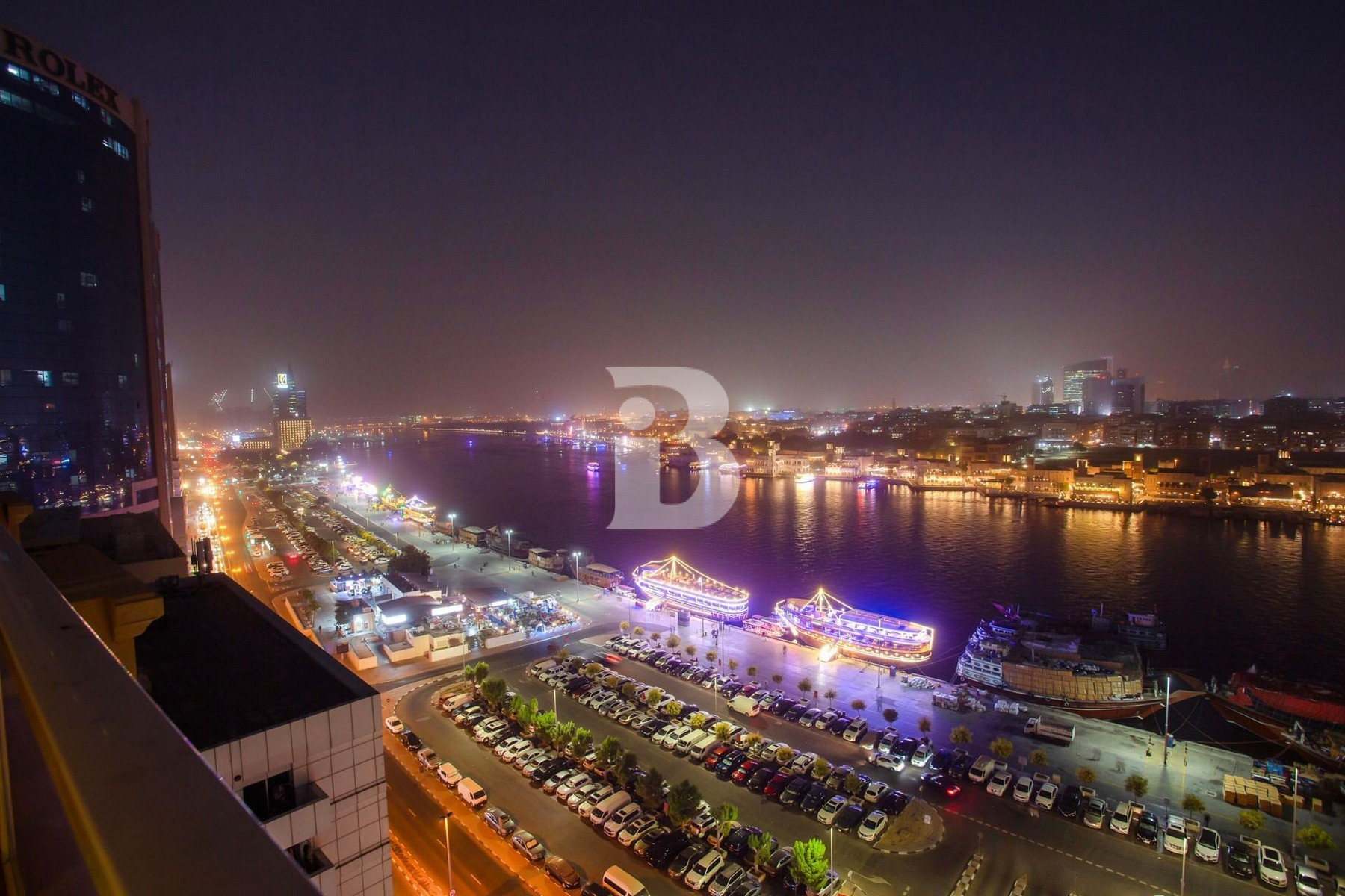 FITTED SPORTS BAR / LOUNGE | CREEK VIEWS