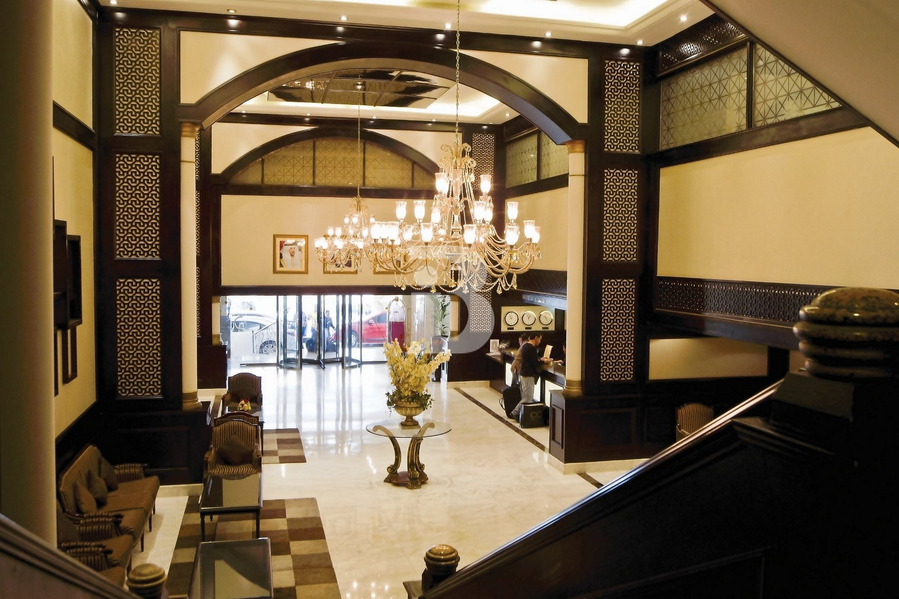 FITTED SPORTS BAR / LOUNGE | CREEK VIEWS