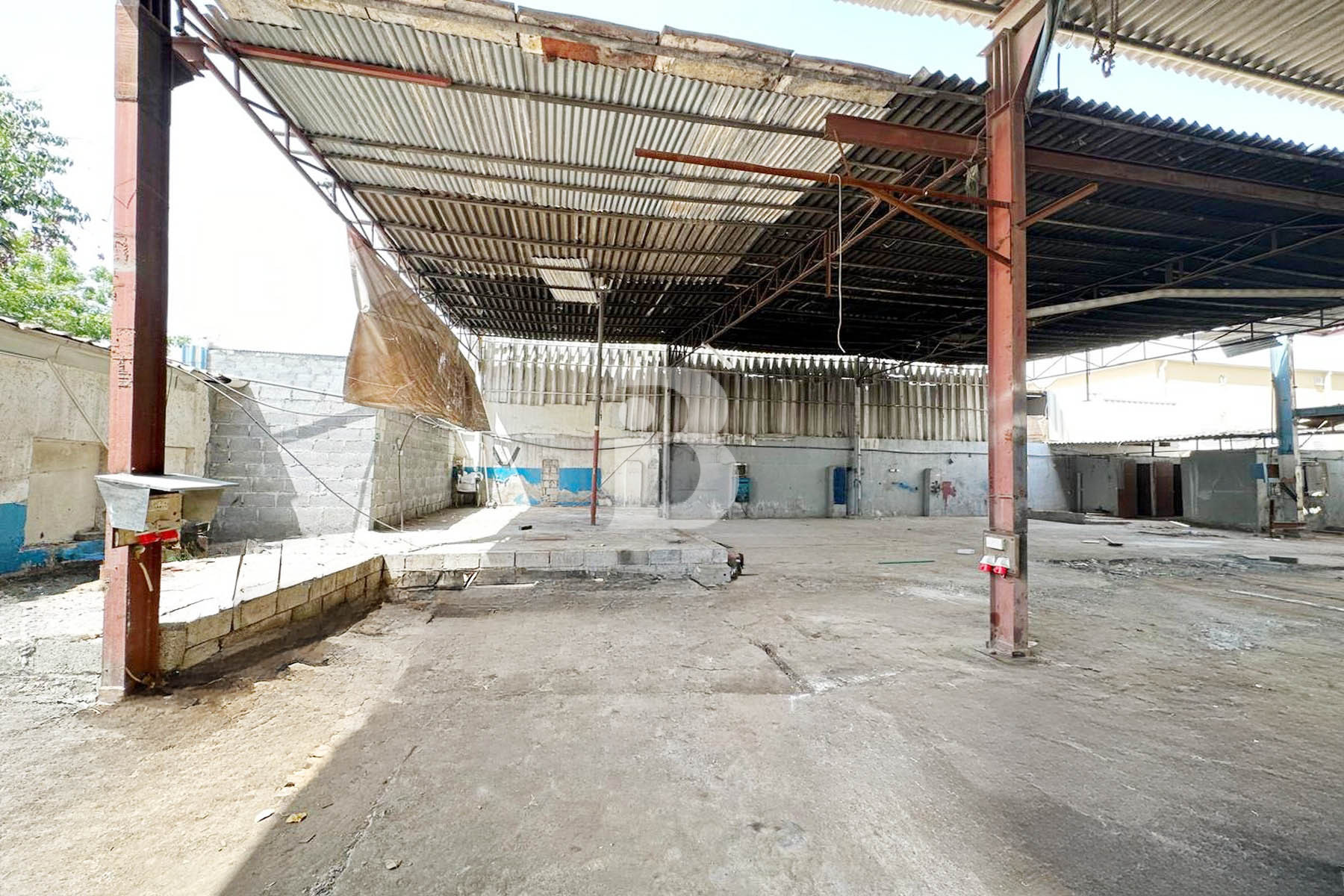 COVERED YARD | WAREHOUSE WITH OFFICE | CAR GARAGE