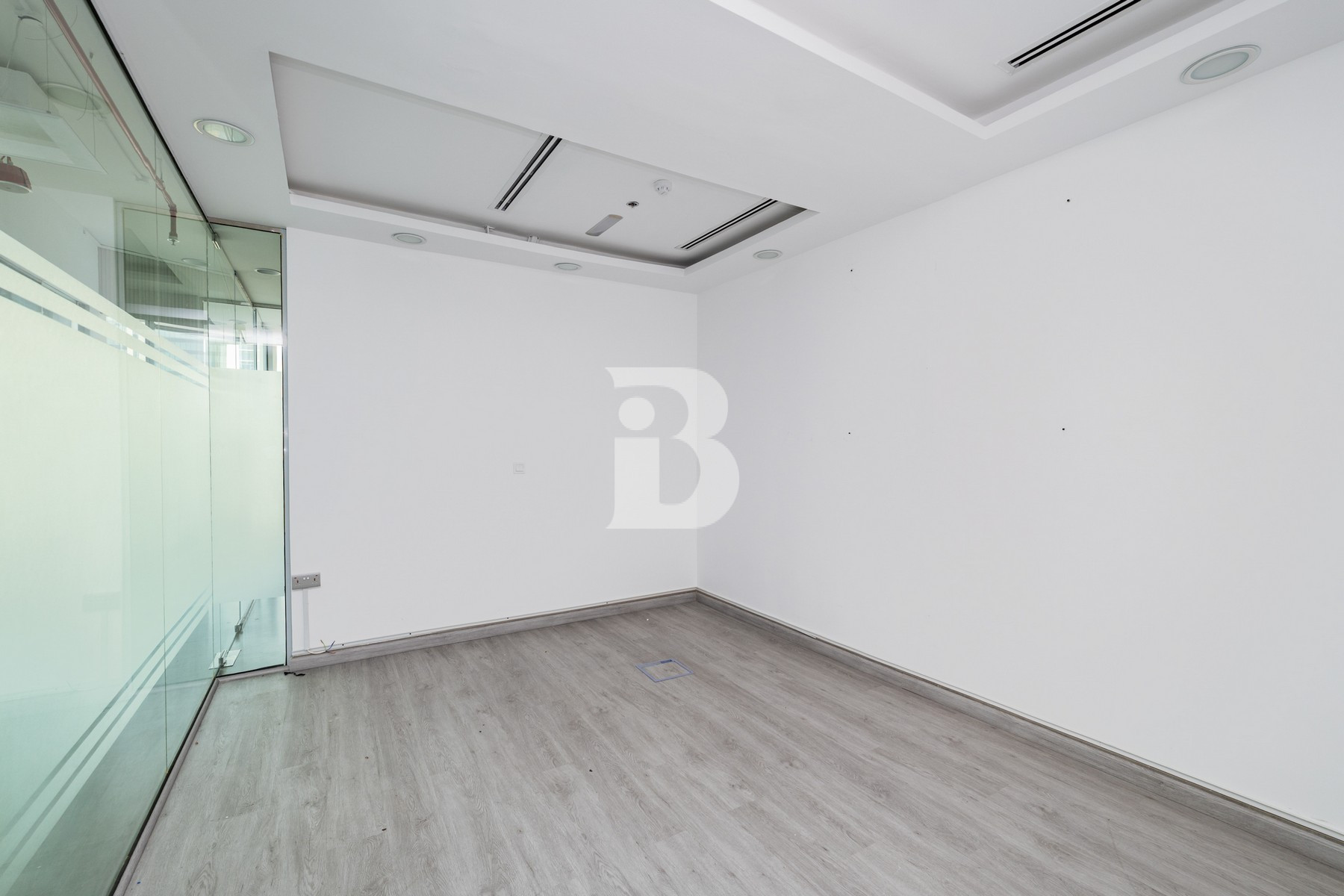 Fully Fitted|Furnished|Prime Location|Near Metro