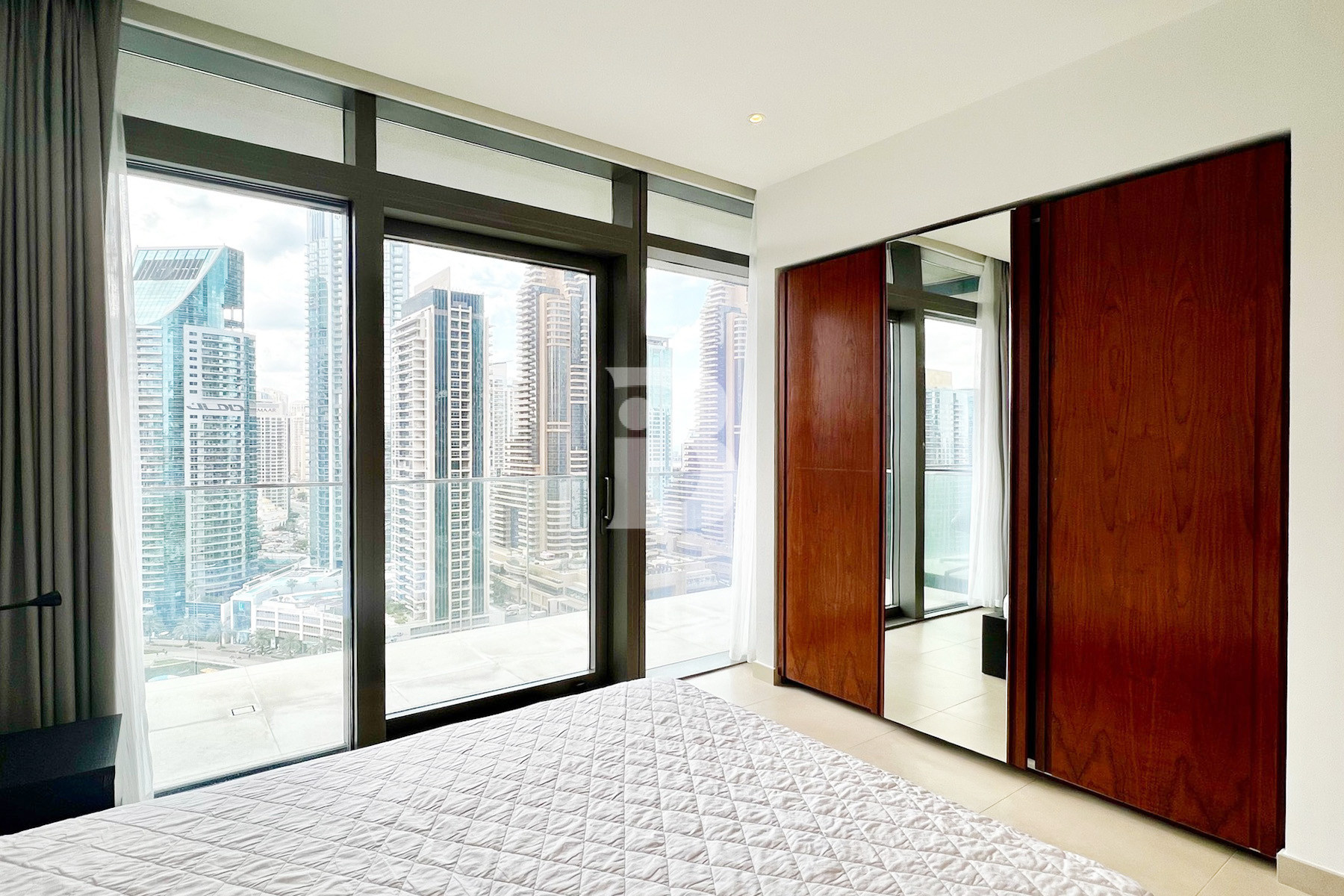 Spacious Unit | Full Sea View | Quiet Side