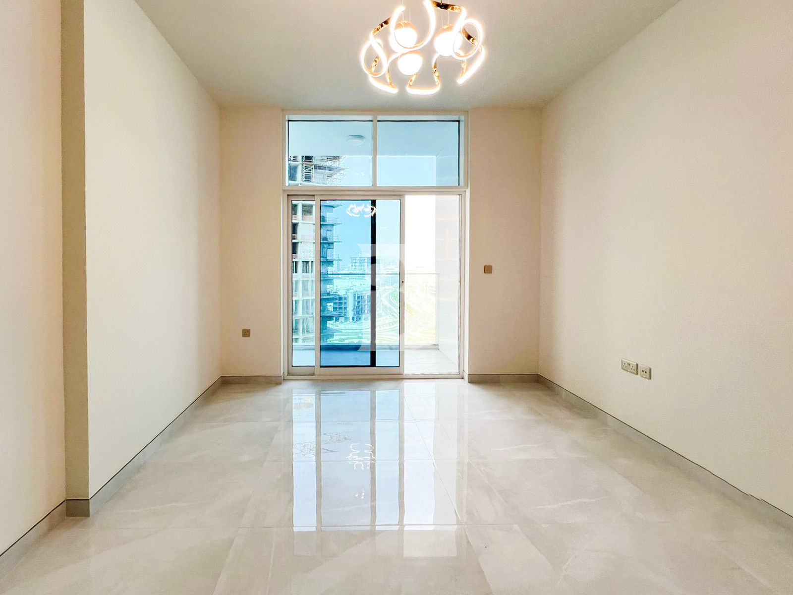 Mid Floor | Brand NEW | Vacant||Ready to Move|