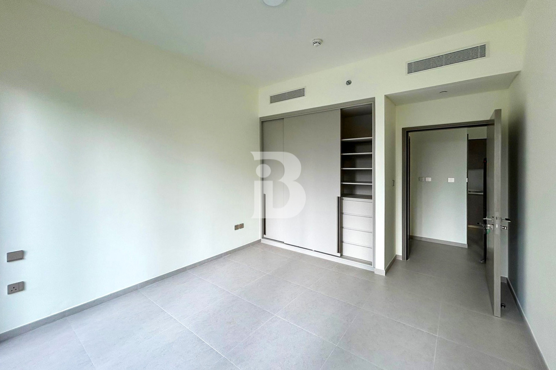 High Floor |Spacious | Vacant Soon |Prime Location