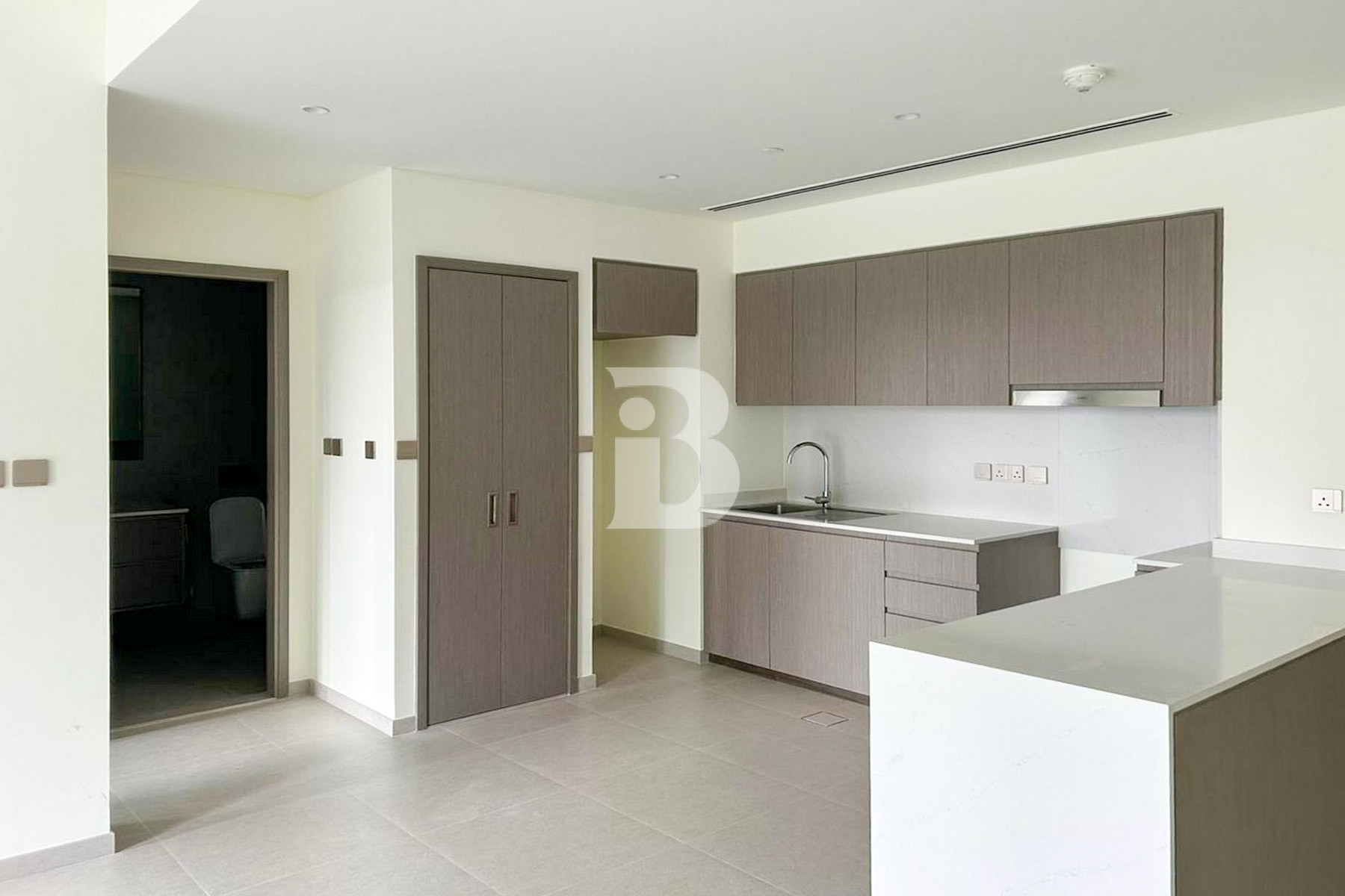 High Floor |Spacious | Vacant Soon |Prime Location