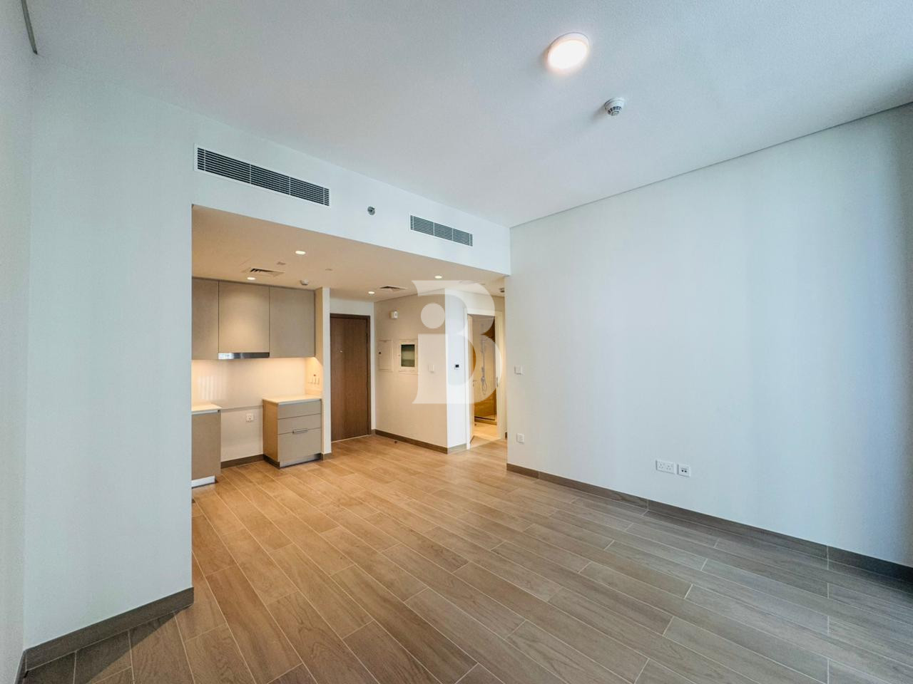 Vacant | Chiller Free | Brand New