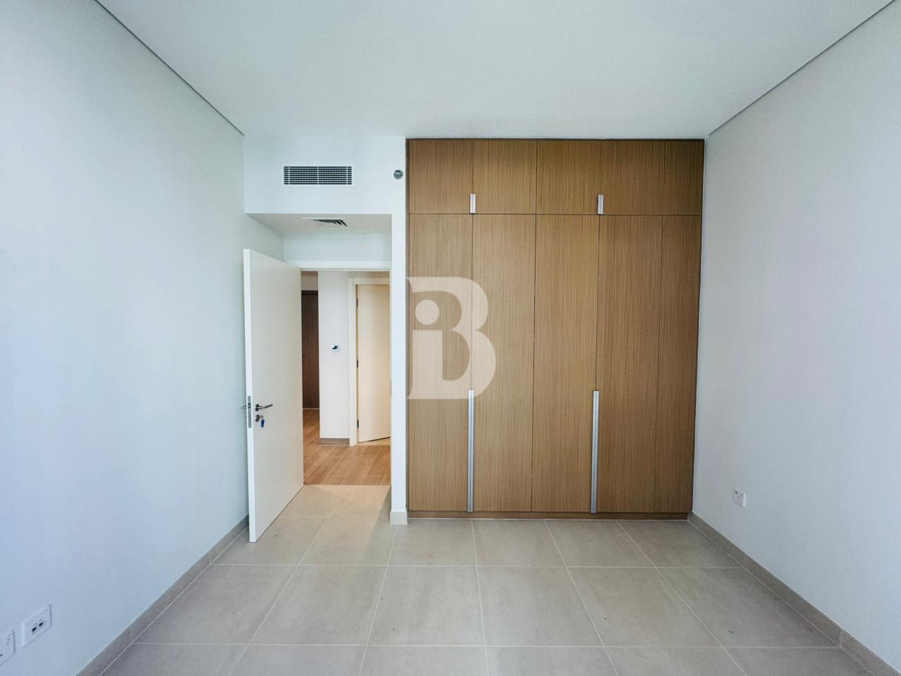 Vacant | Chiller Free | Brand New