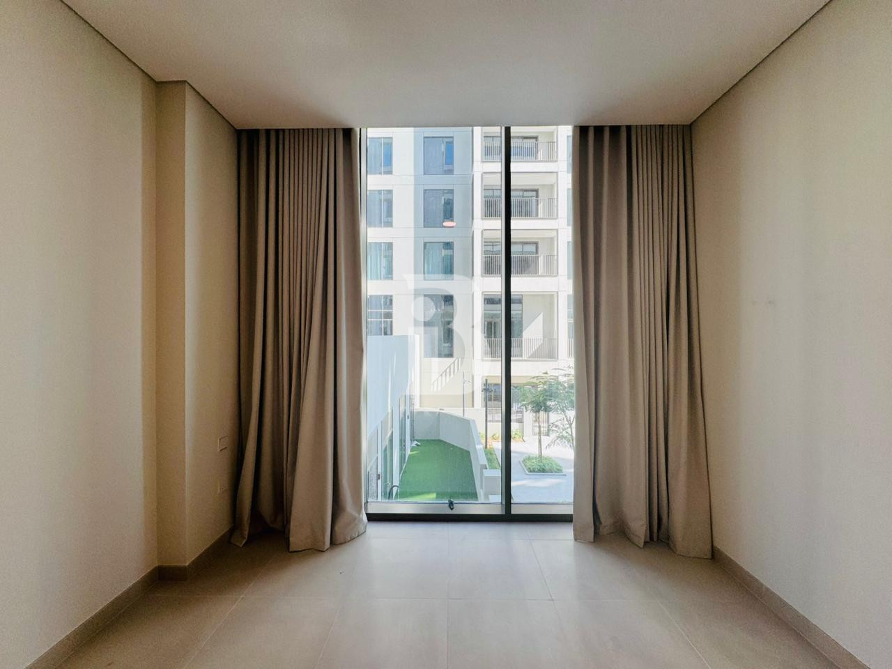 Vacant | Chiller Free | Brand New