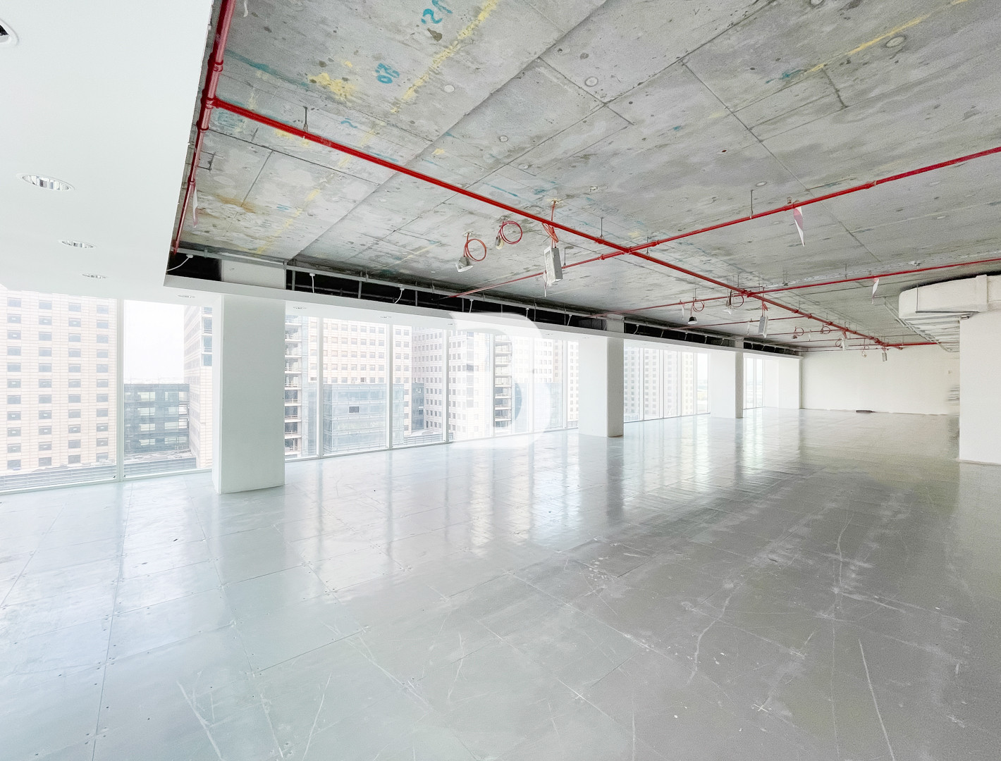 Office Floor | Raised Floor | Direct Metro Access