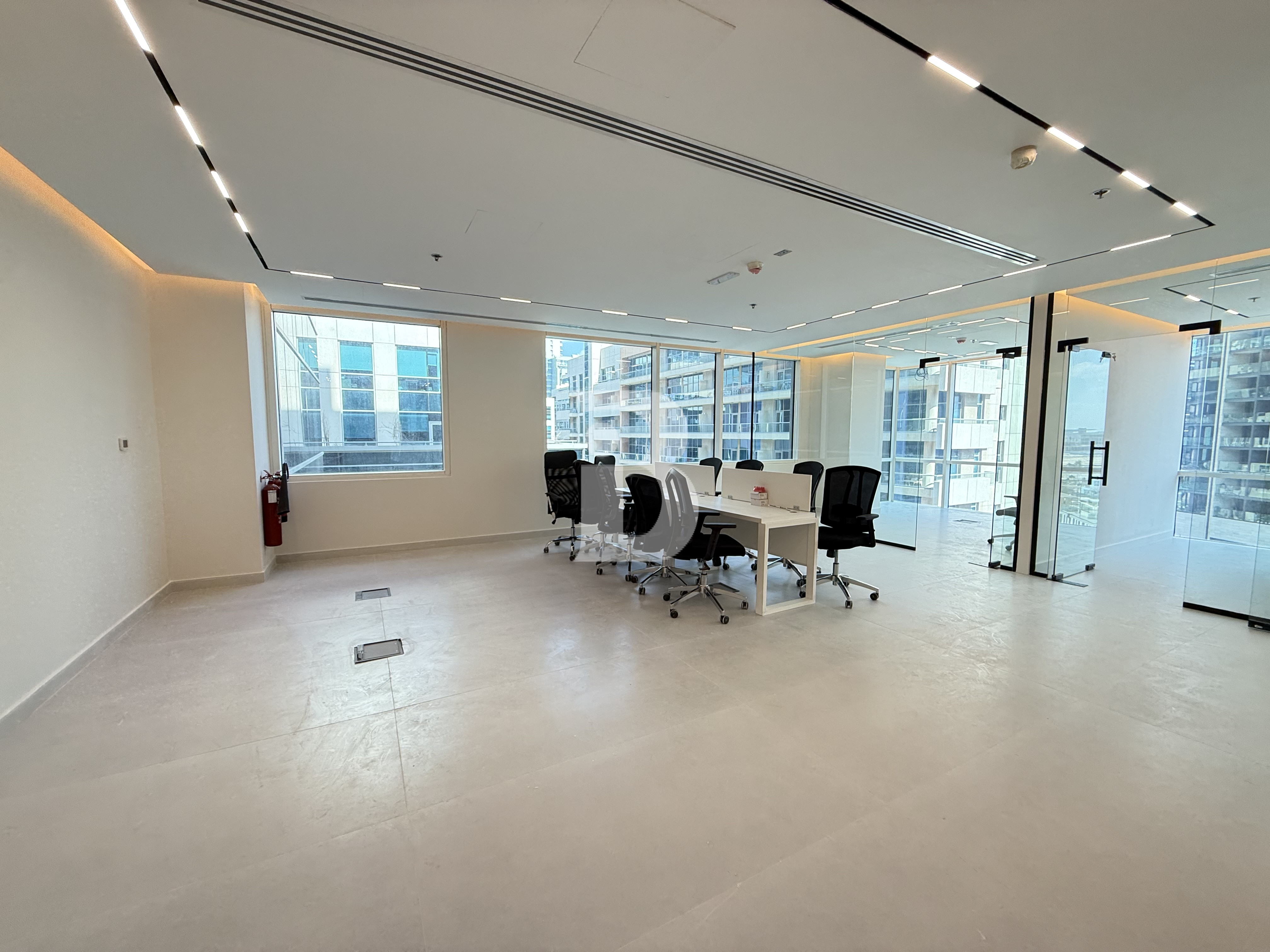 VACANT | RARE SIZE | CORNER UNIT | GRADE A