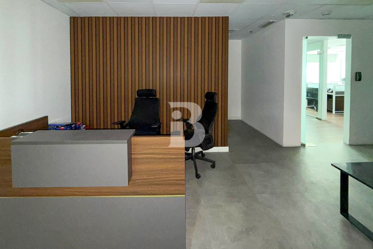 Fully Furnished  | plug &amp; Play | Near Metro