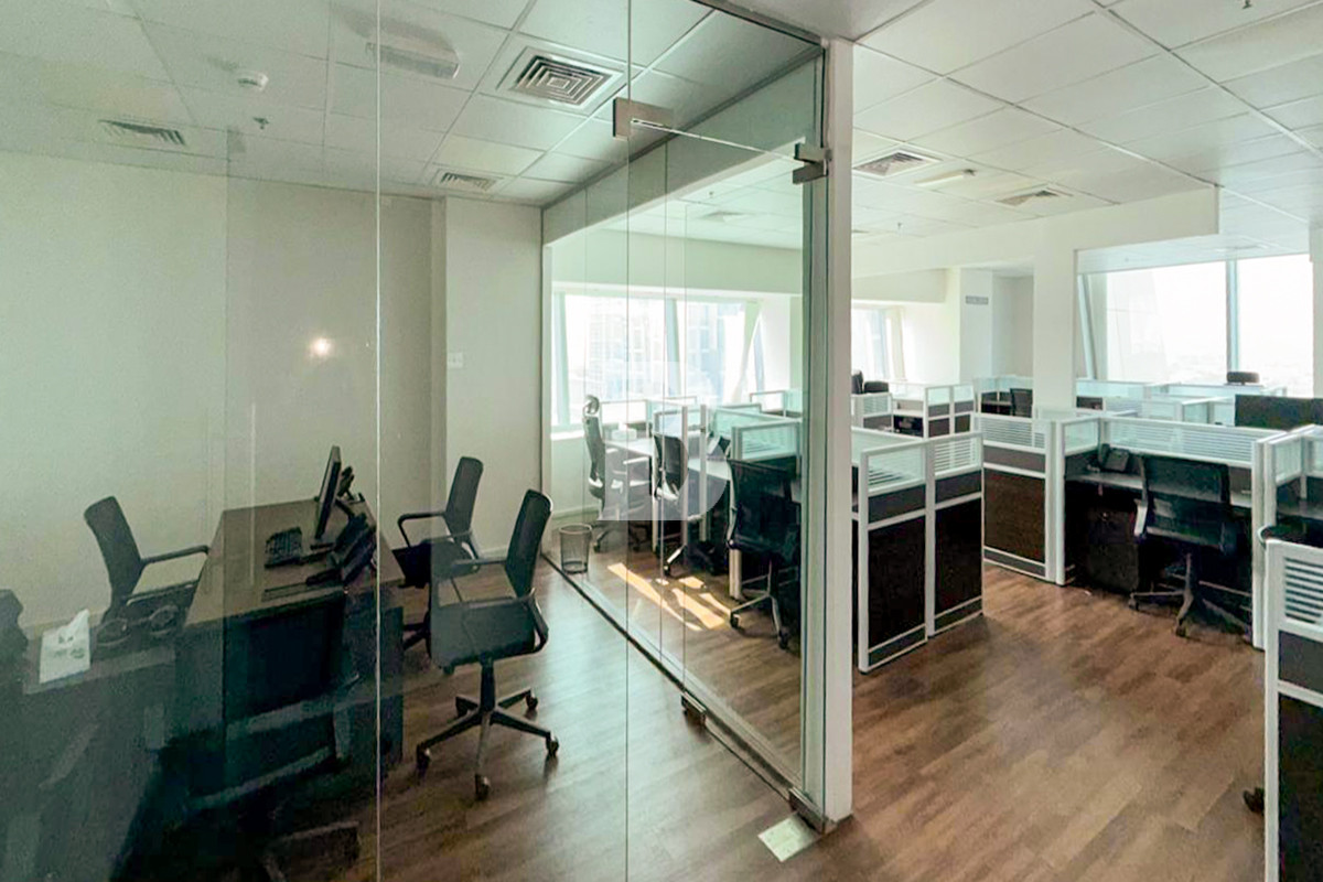 Fully Furnished  | plug &amp; Play | Near Metro