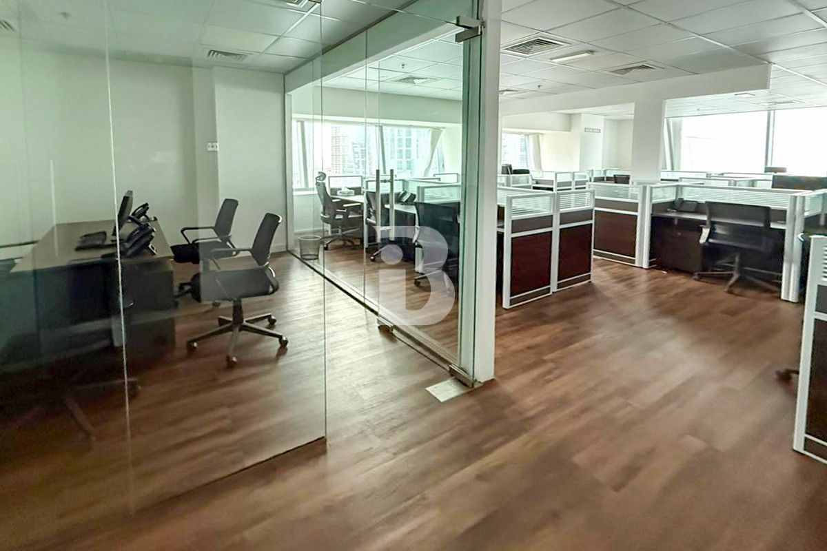 Fully Furnished  | plug &amp; Play | Near Metro