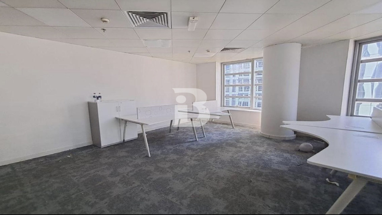 Semi Furnished Office |Ready |Near Metro