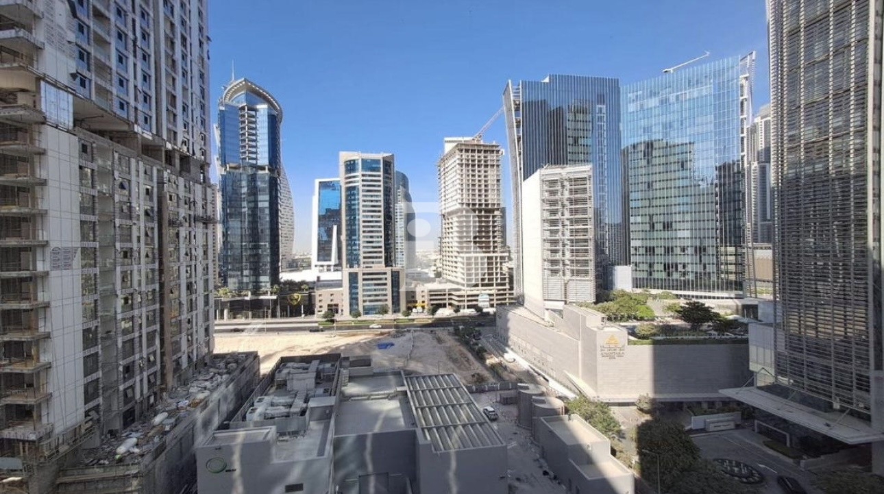 Semi Furnished Office |Ready |Near Metro