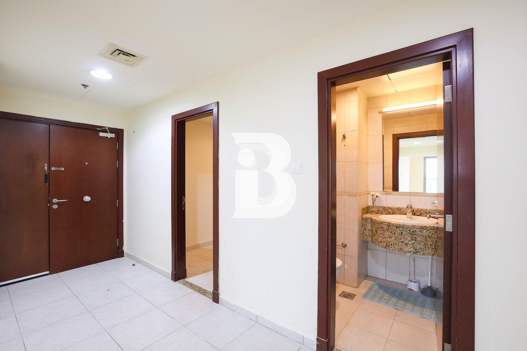 Spacious Unit | Sea &amp; Palm Views | Vacant