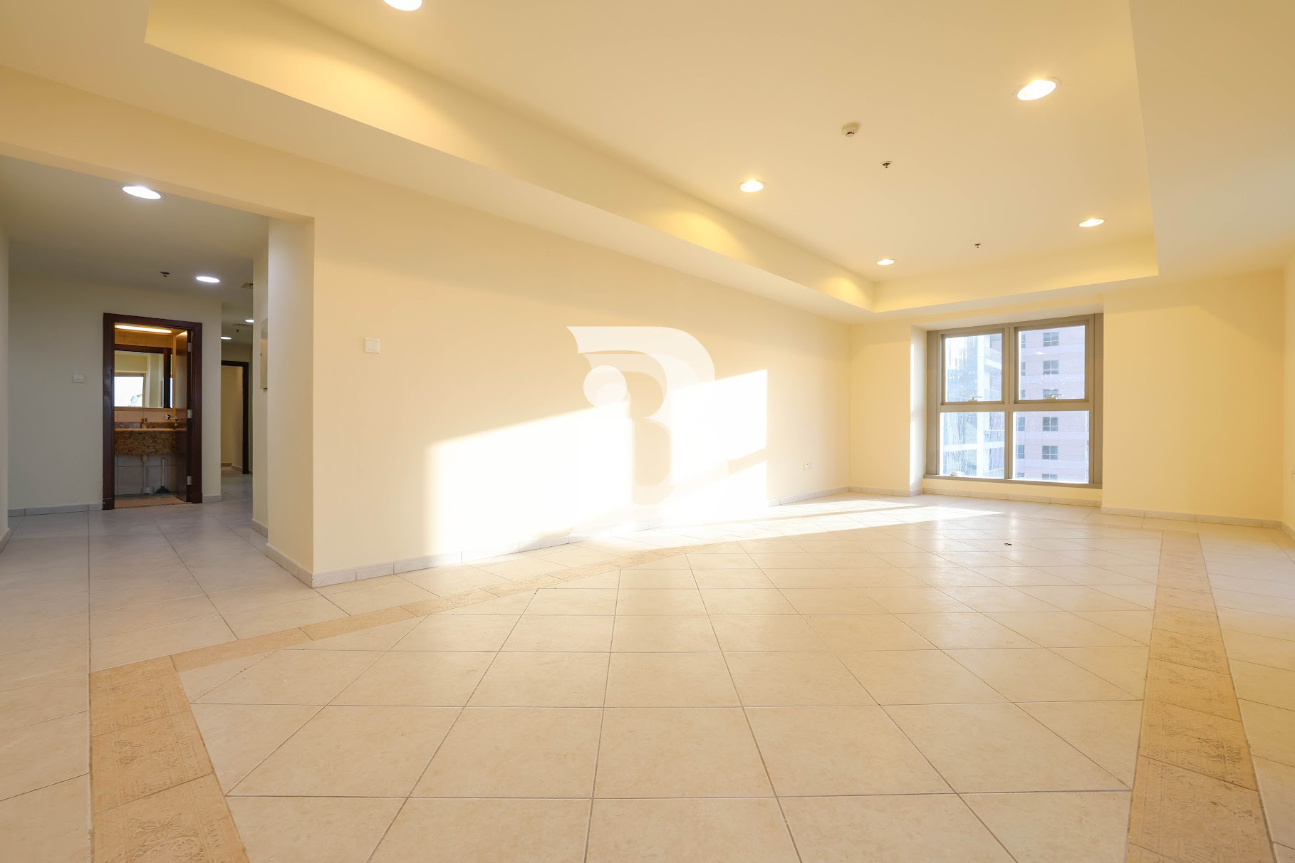 Spacious Unit | Sea &amp; Palm Views | Vacant