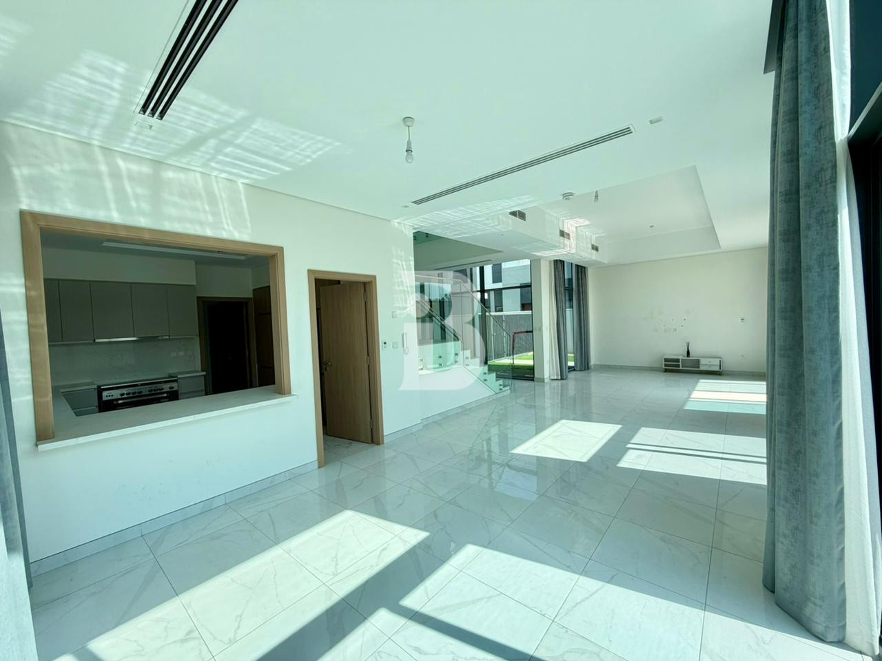 PRIVATE POOL|  RARE LARGE LAYOUT | DRIVERS ROOM