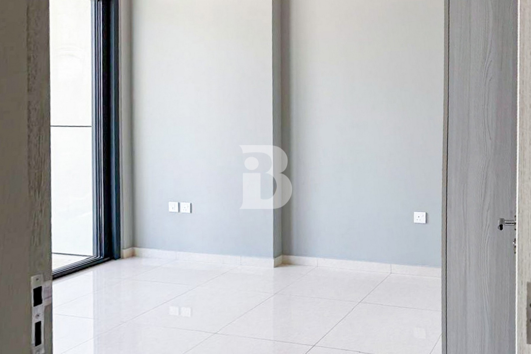 Semi-Furnished | Kitchen-equipped | Urgent Sale