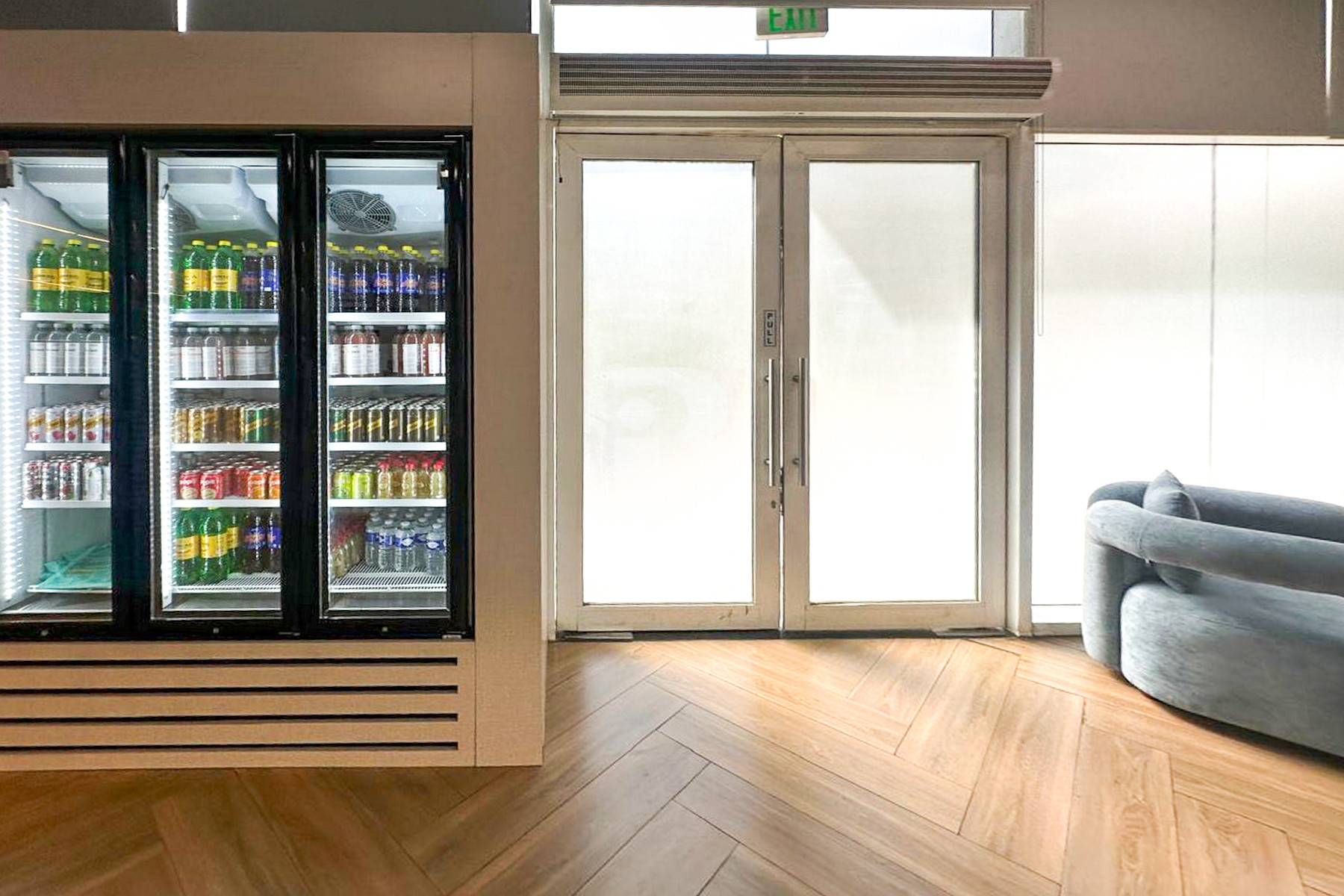 VACATING | RARE RETAIL | COMMUNITY PRESENCE