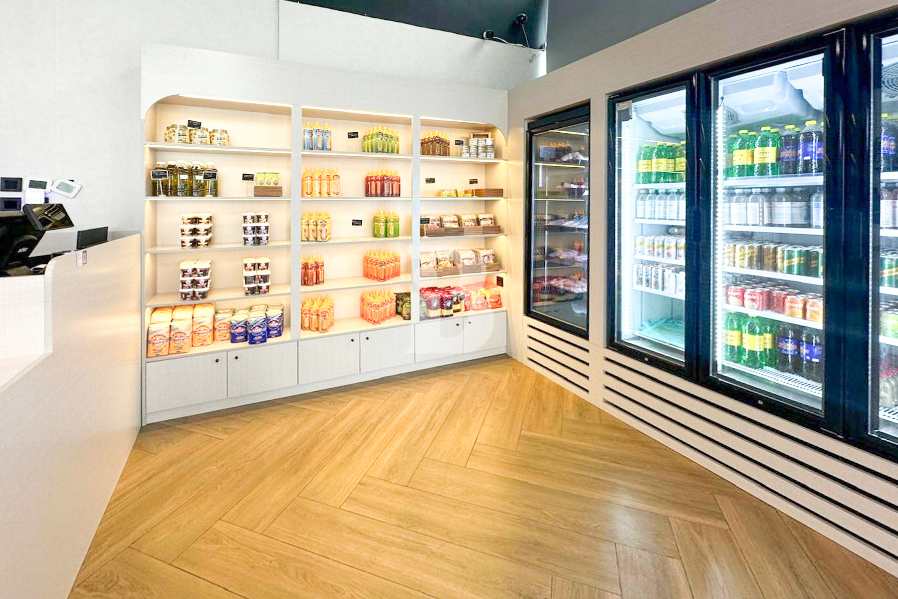 VACATING | RARE RETAIL | COMMUNITY PRESENCE