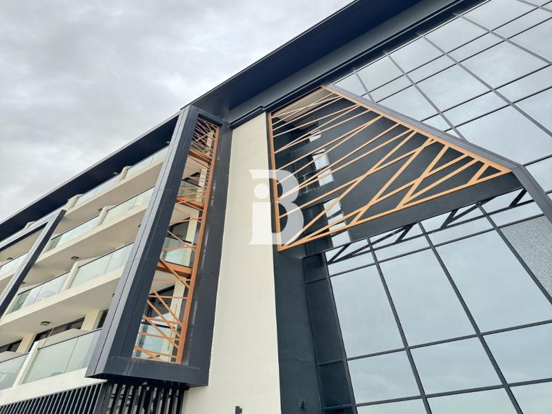 Bright and Beautiful Unit | Ready To Move In