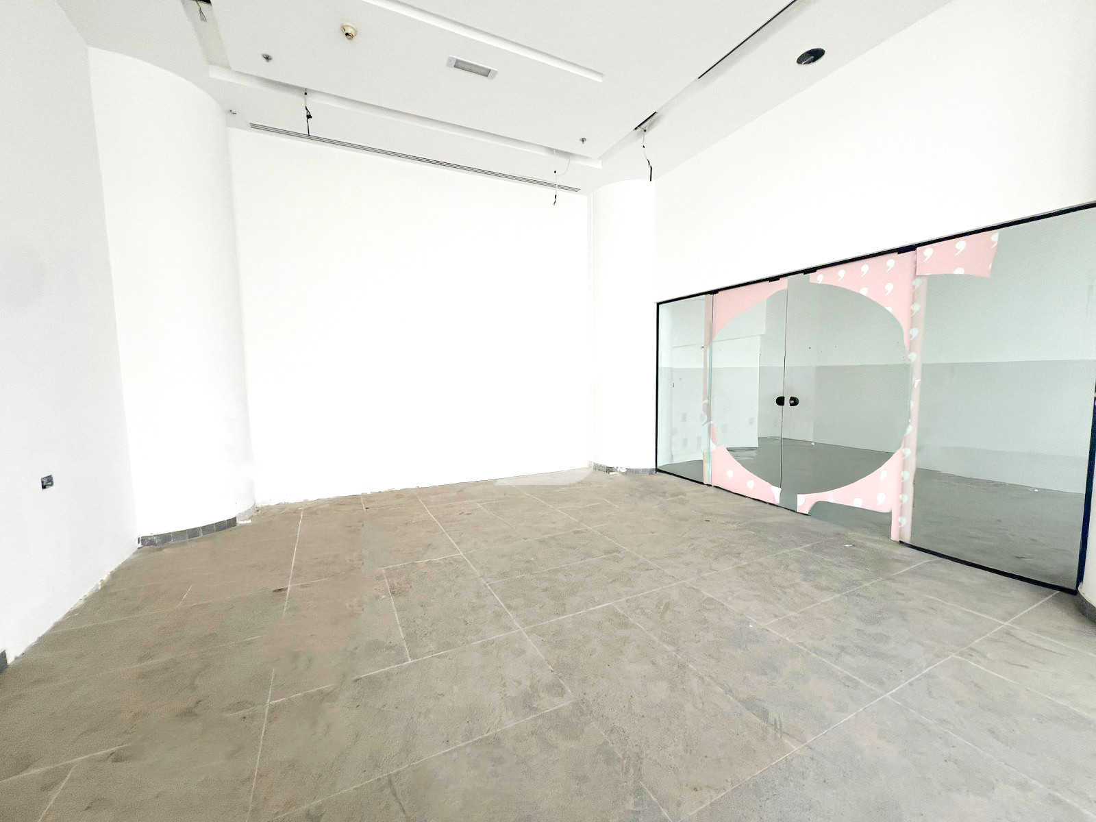 Fitted Shop | Full Burj View | Vacant