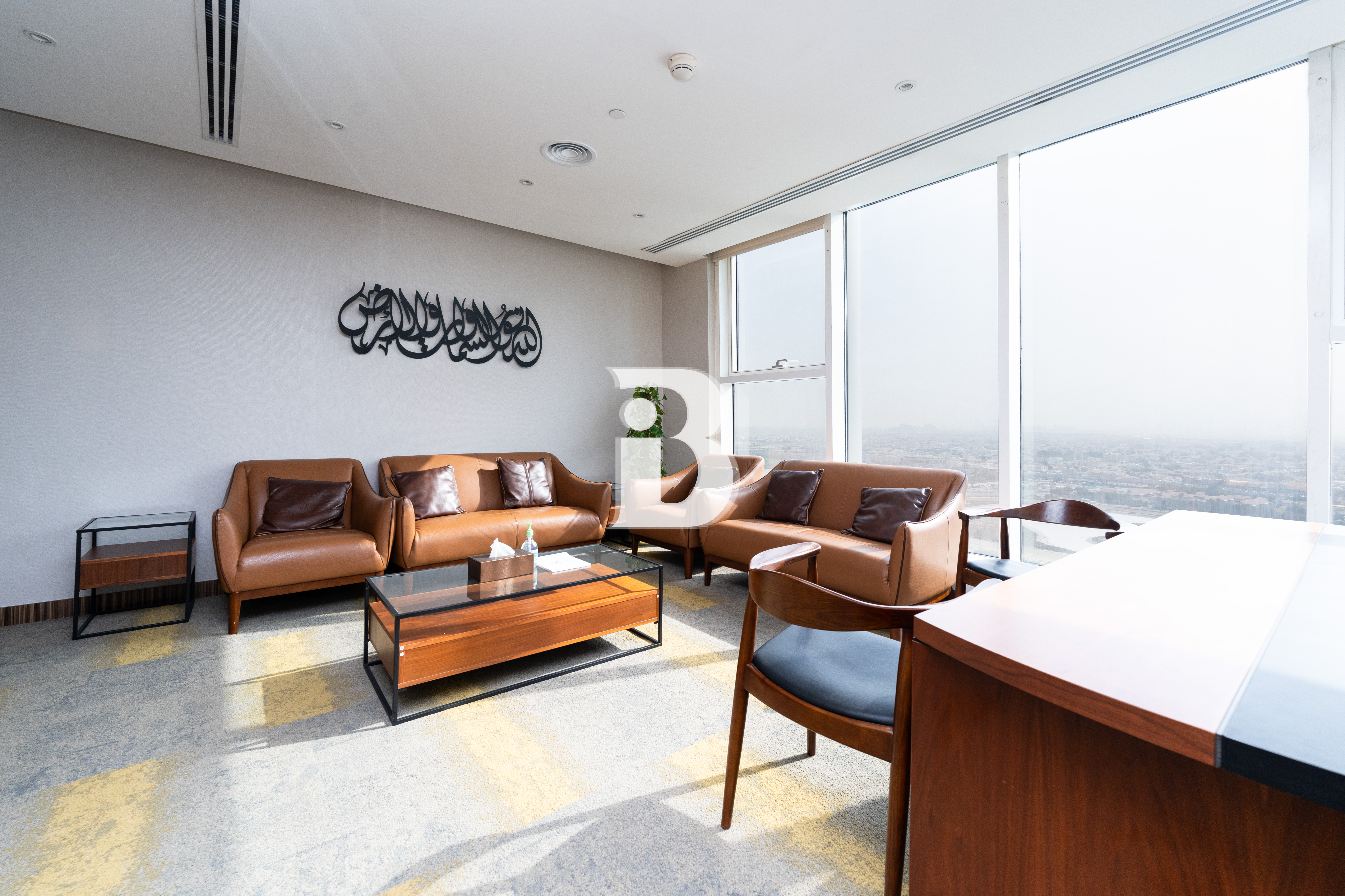 PROFESSIONAL WORKSPACE | FITTED | HIGH-END