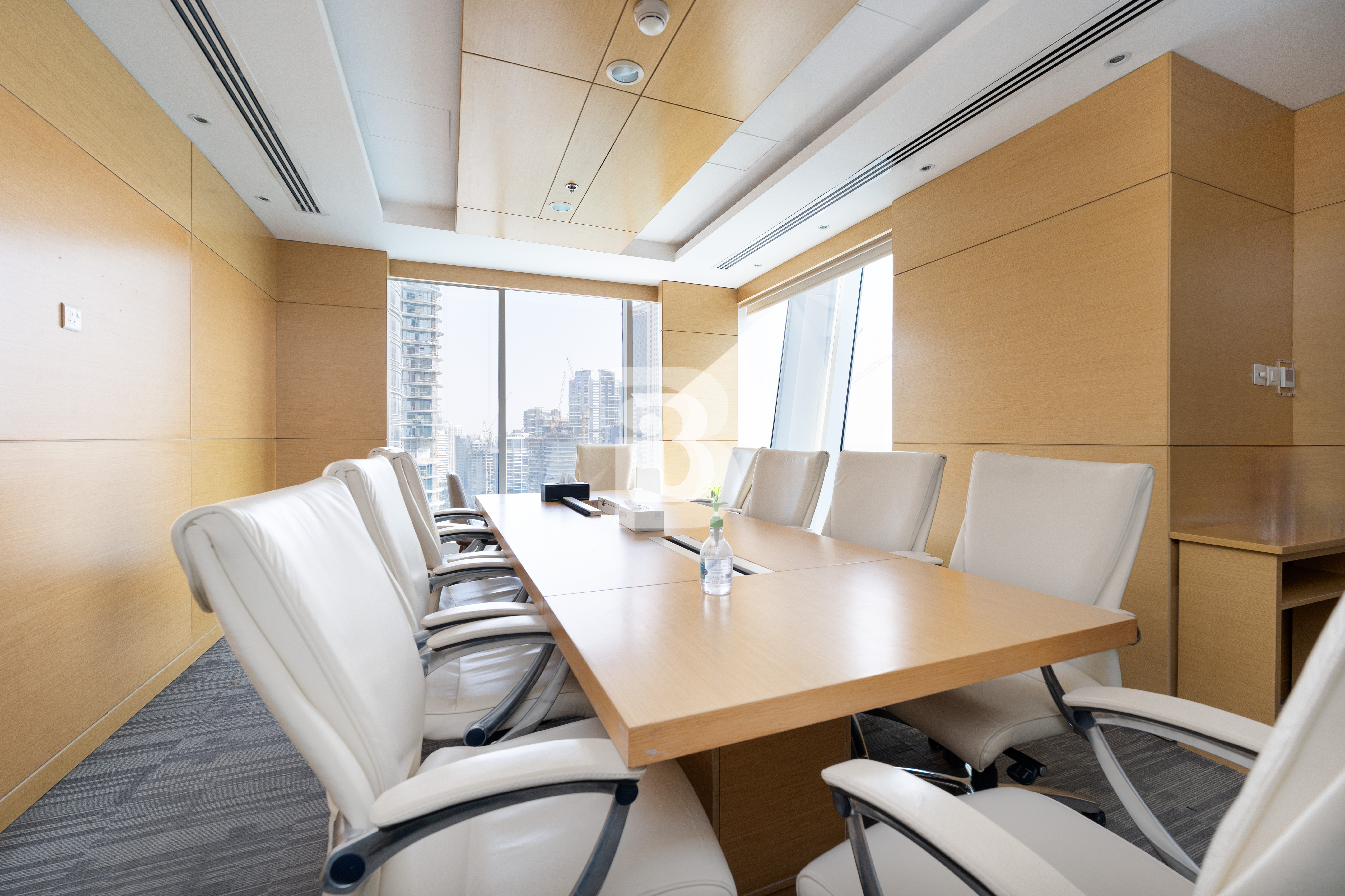 PROFESSIONAL WORKSPACE | FITTED | HIGH-END