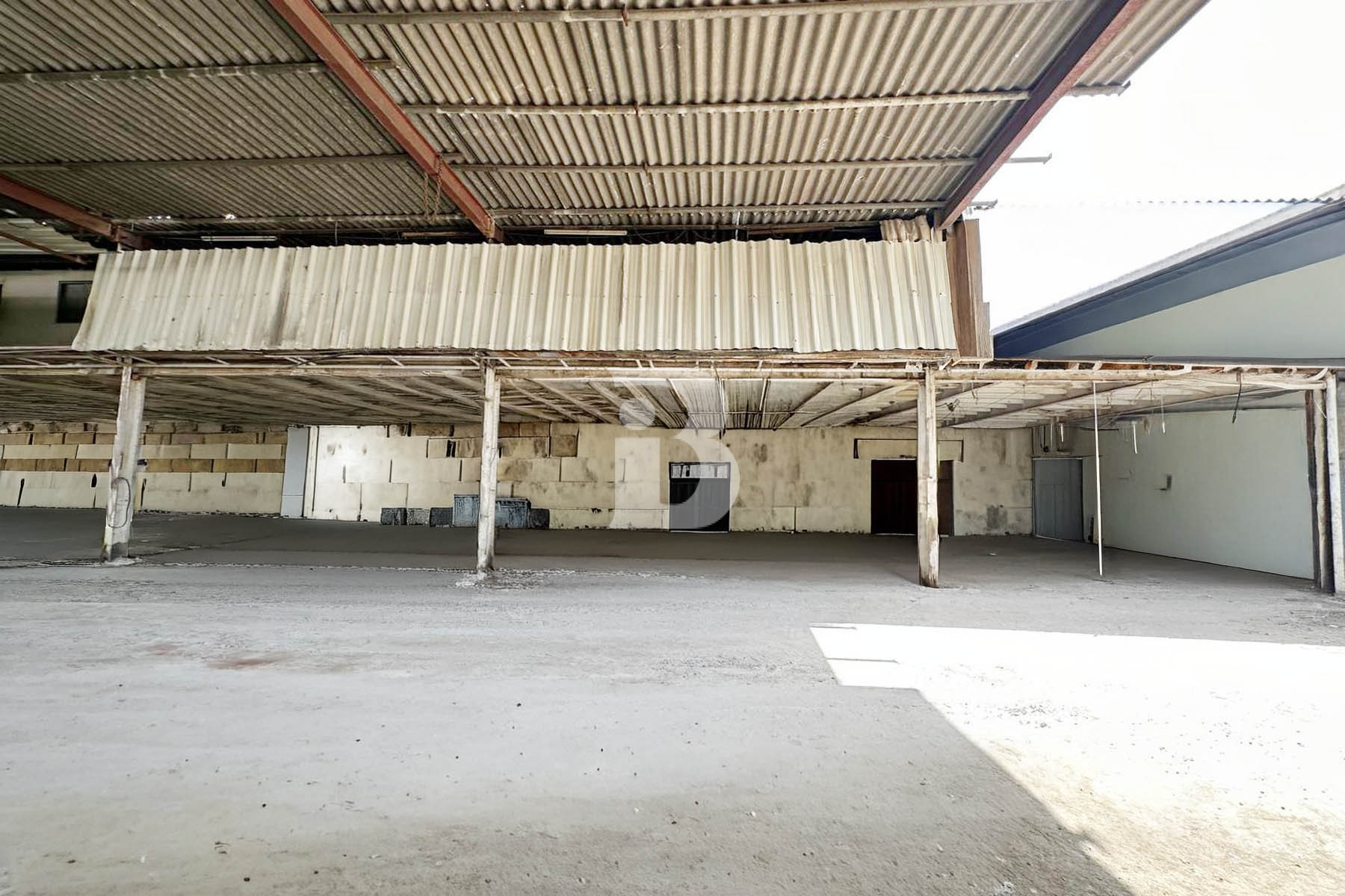 COVERED YARD | WAREHOUSE WITH OFFICE | CAR GARAGE