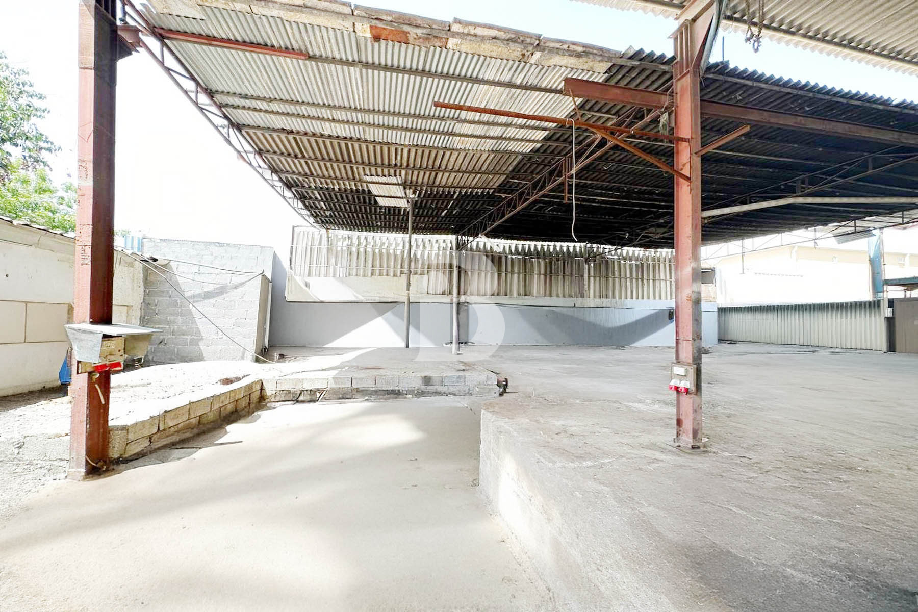 COVERED YARD | WAREHOUSE WITH OFFICE | CAR GARAGE