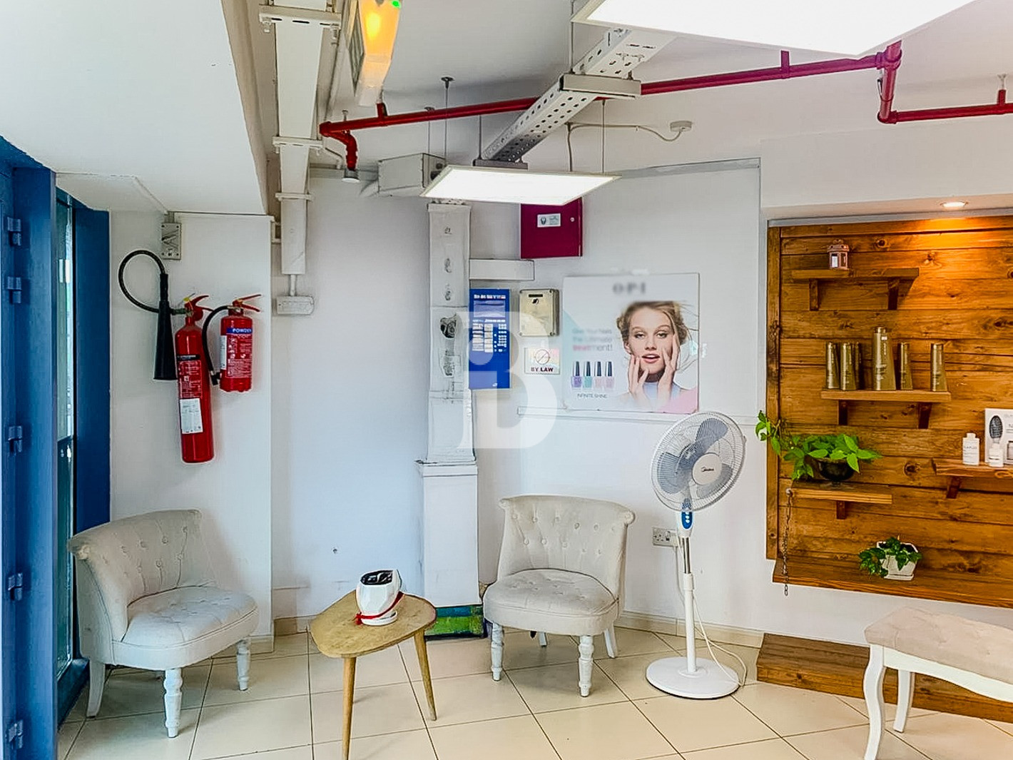 Retail Move-in  31 March | Fitted shop Spa