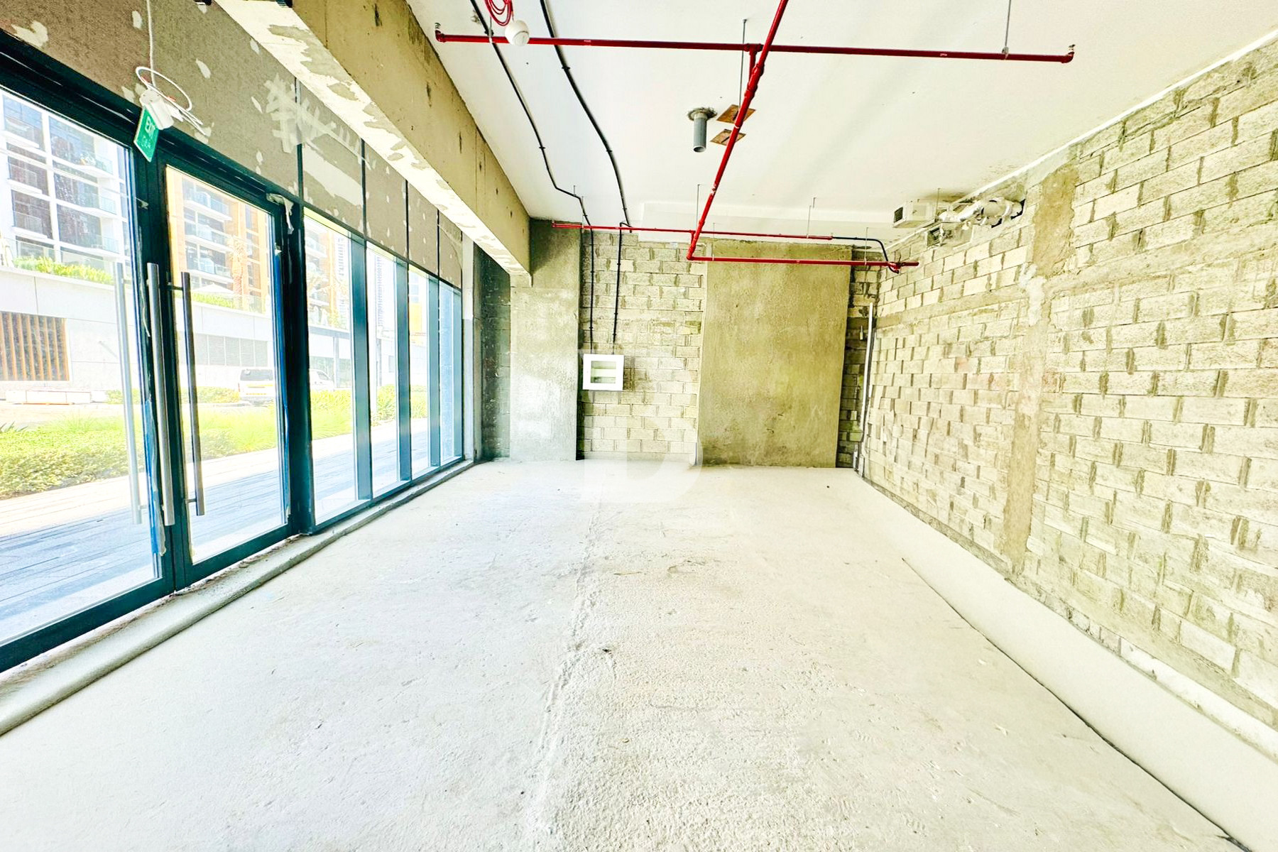 RETAIL I SHELL &amp; CORE | NEGOTIABLE