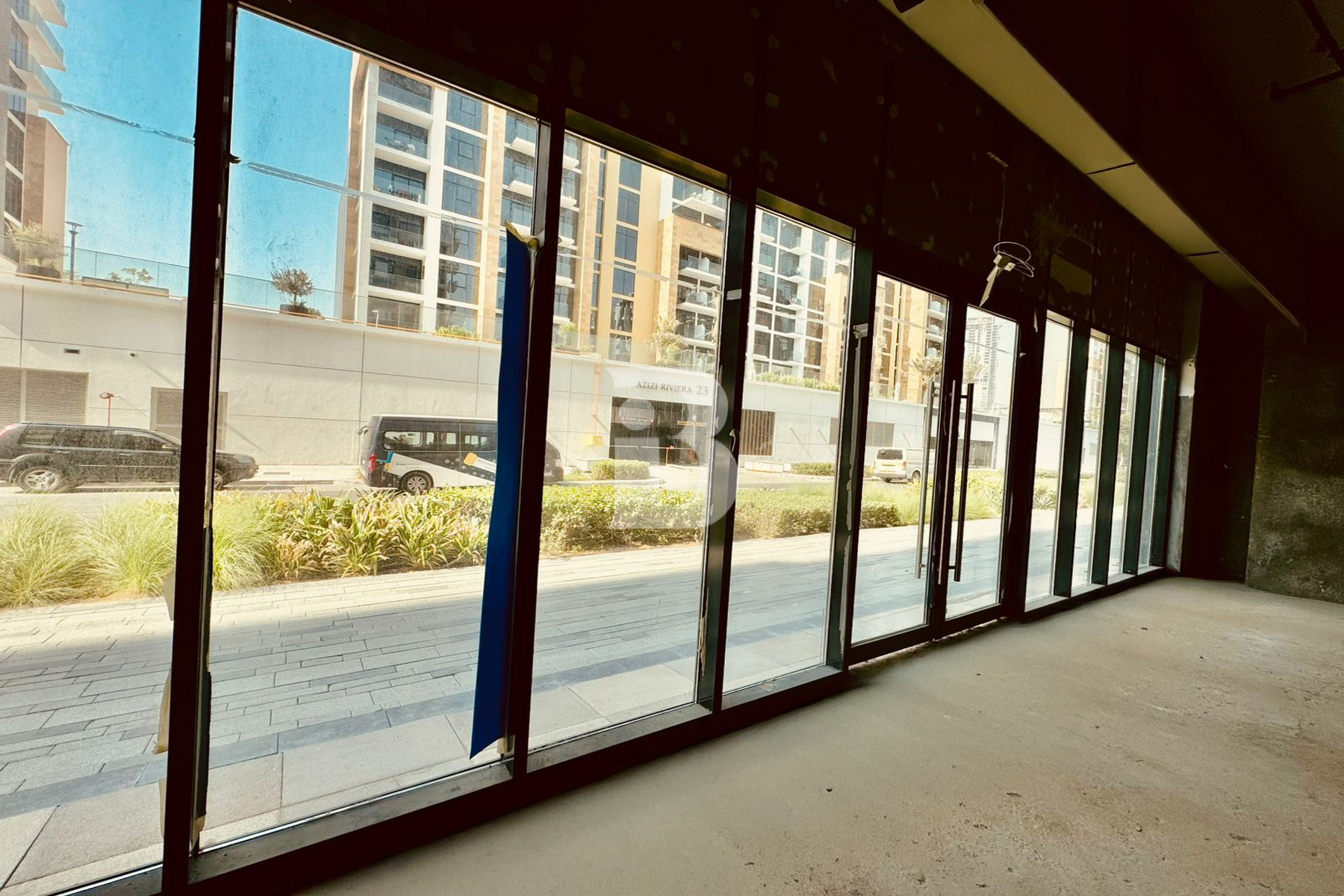 RETAIL I SHELL &amp; CORE | NEGOTIABLE