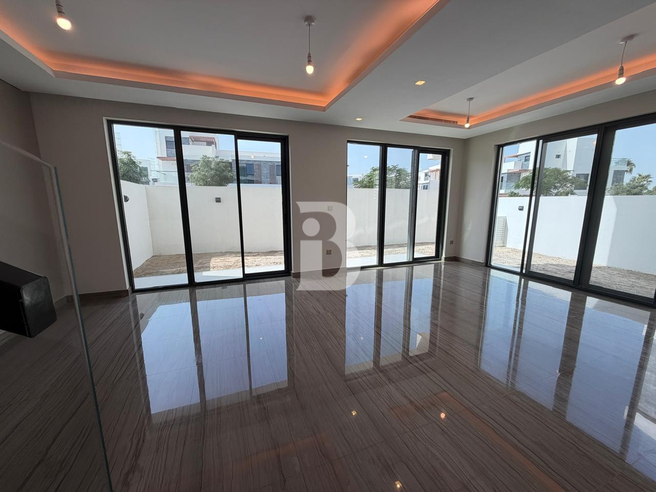 6BR Townhouse | Elite Family Community