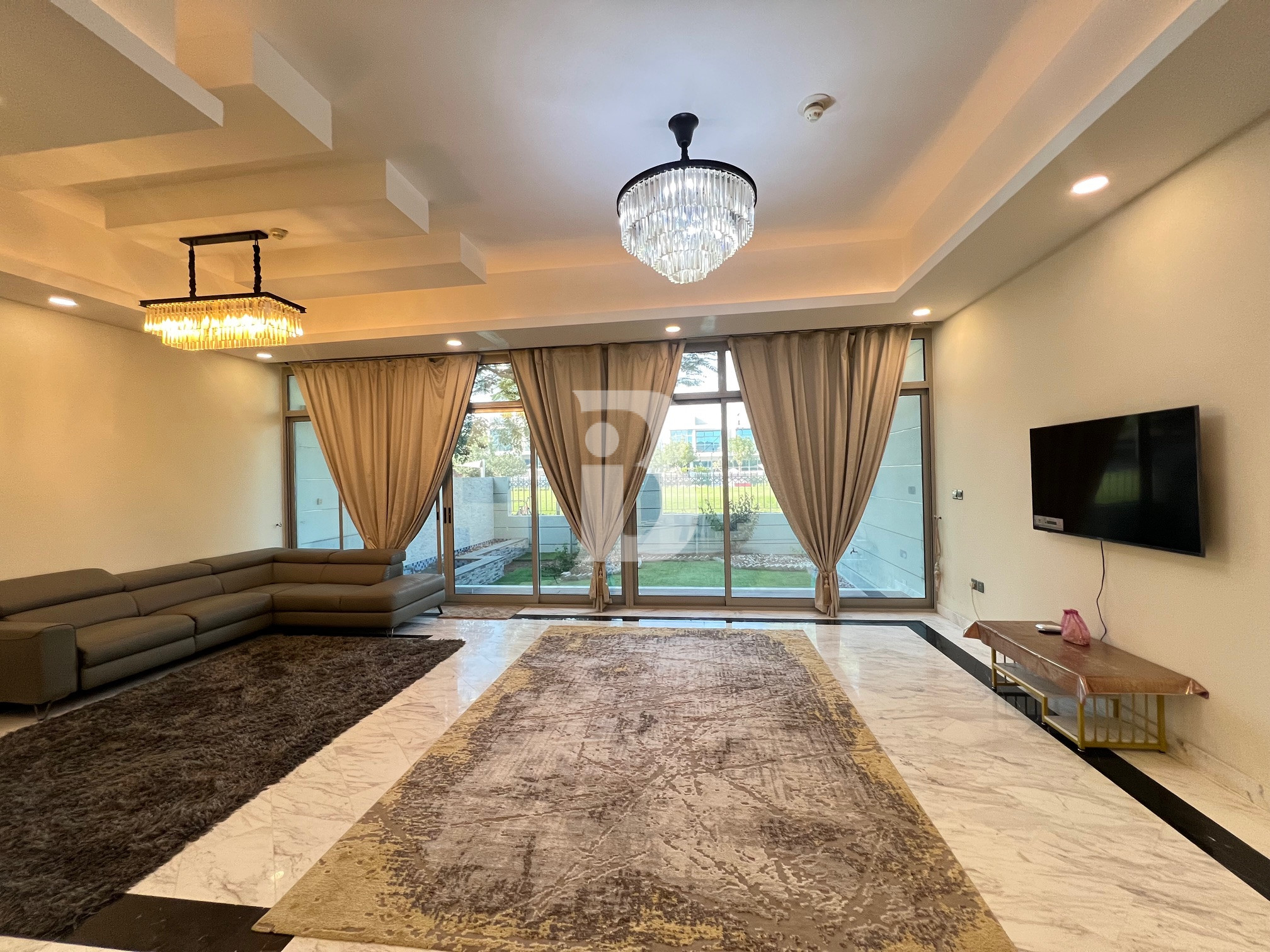 CORNER UNIT | LANDSCAPED GARDEN  | 4BED MAIDS