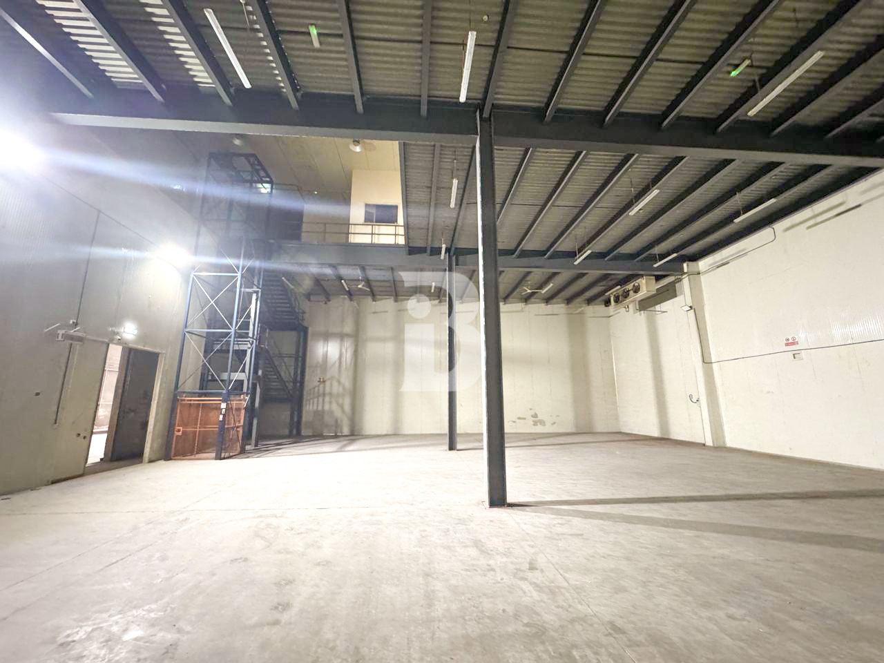 Good Location | 9 Mtrs Height | Storage Only