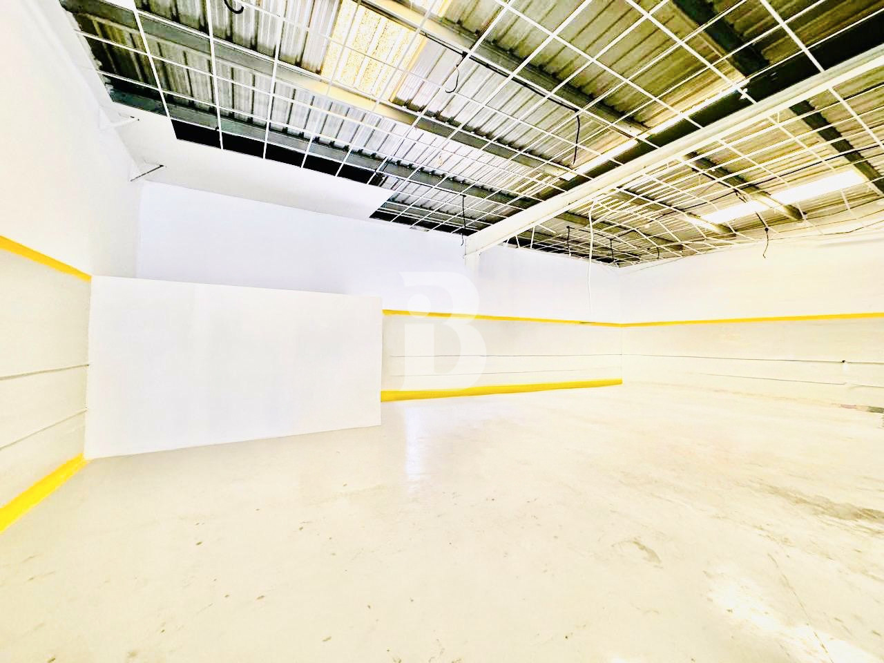 Available 1st May | 30 Kw Power | 6 to 7 Mtrs