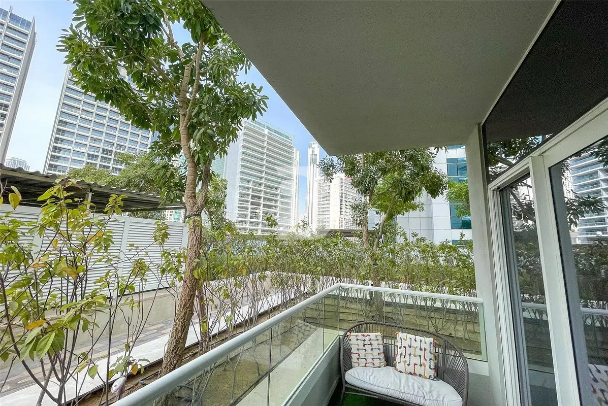 PRIME LOCATION | FULLY FURNISHED | READY TO MOVE