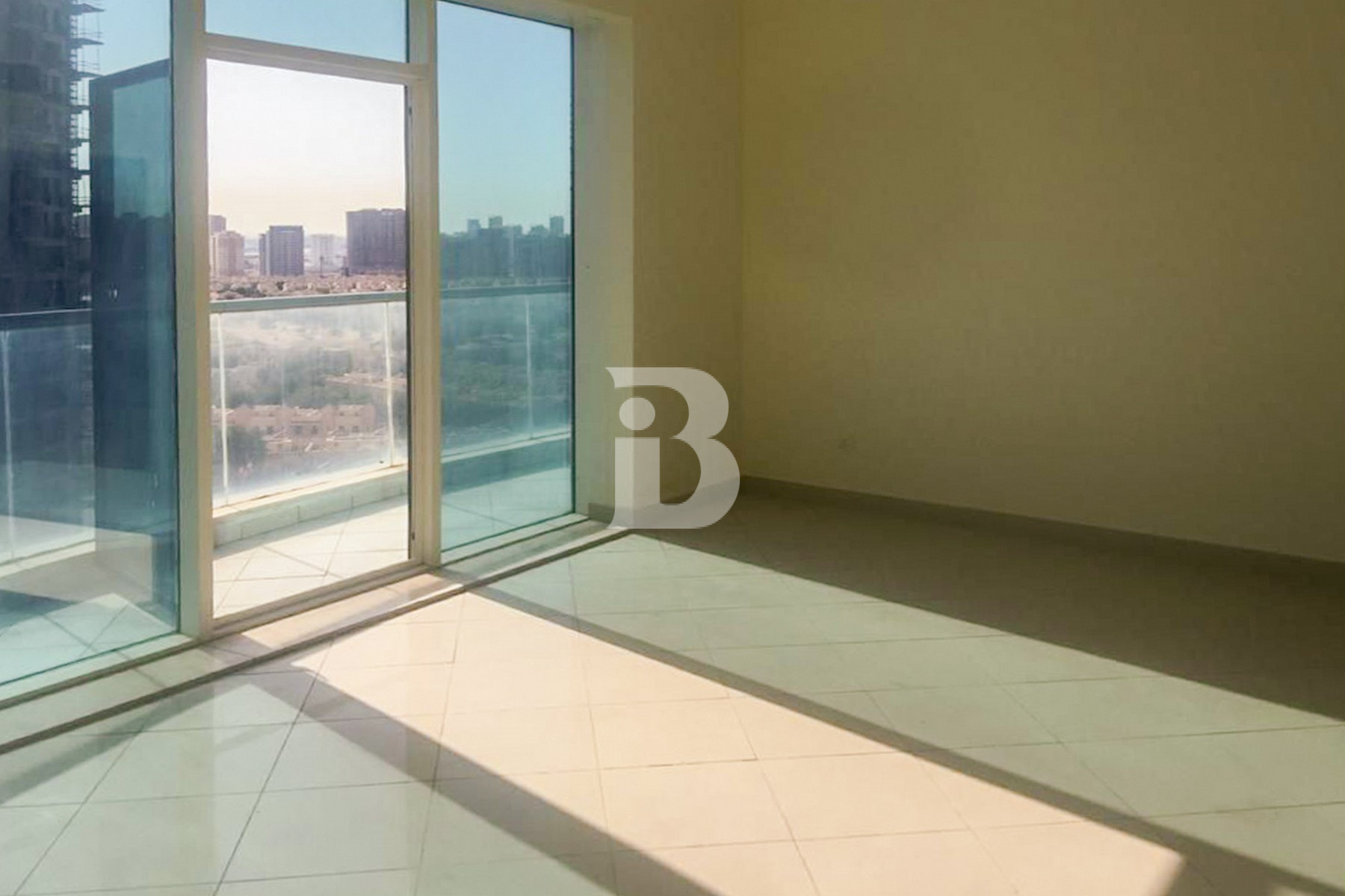 SPACIOUS 1BR | CANAL VIEW | PRIME LOCATION