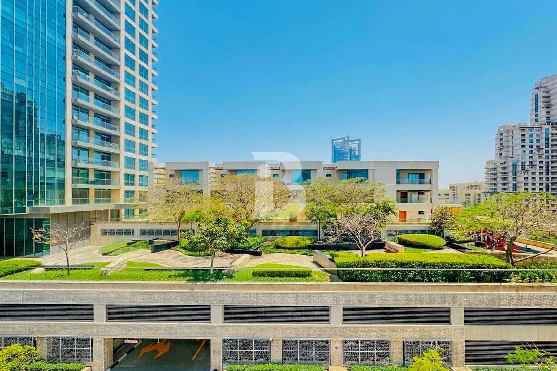 Luxury Living | Golf Course View | Prime Location