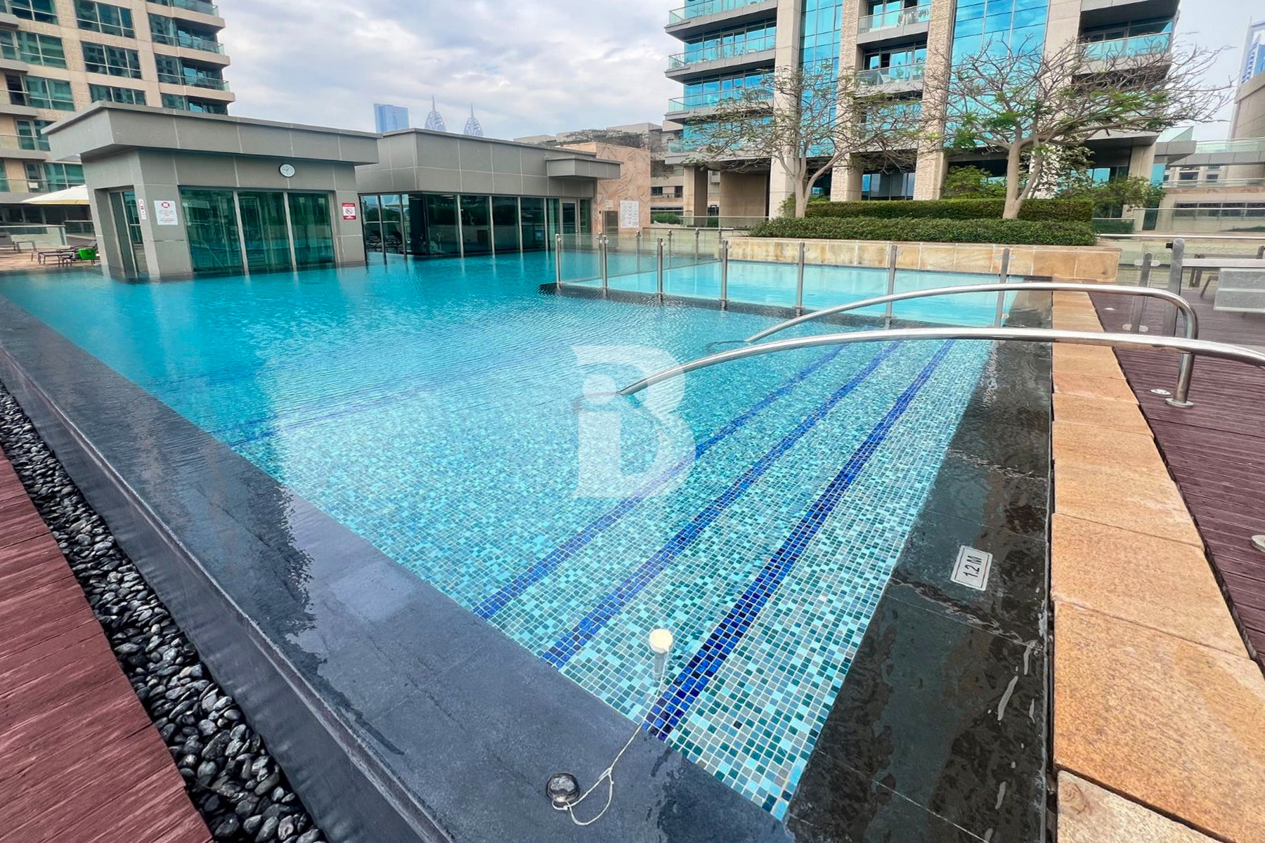 Luxury Living | Golf Course View | Prime Location