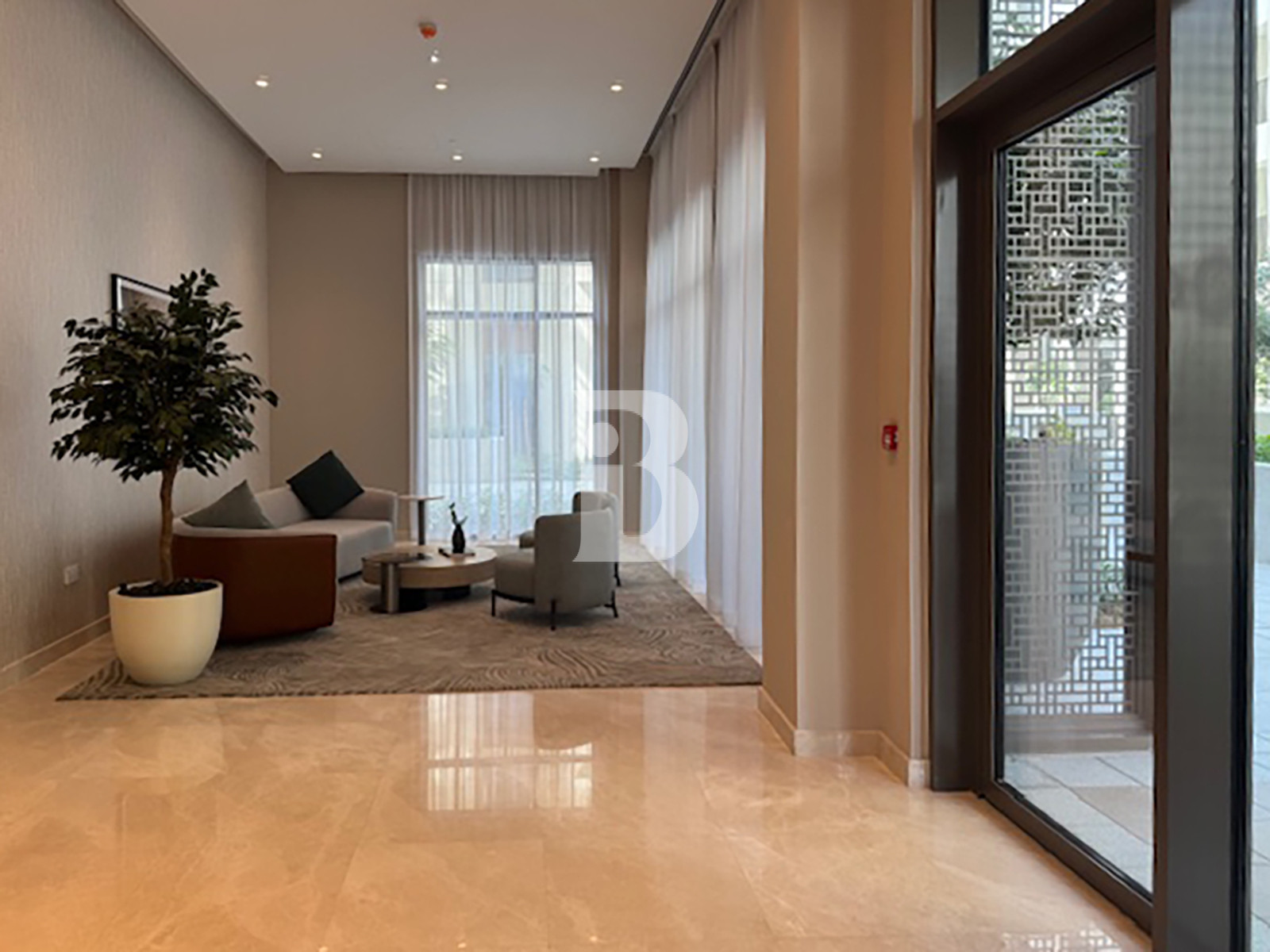 SPACIOUS AND BRIGHT | CANAL VIEW | BEACH ACCESS