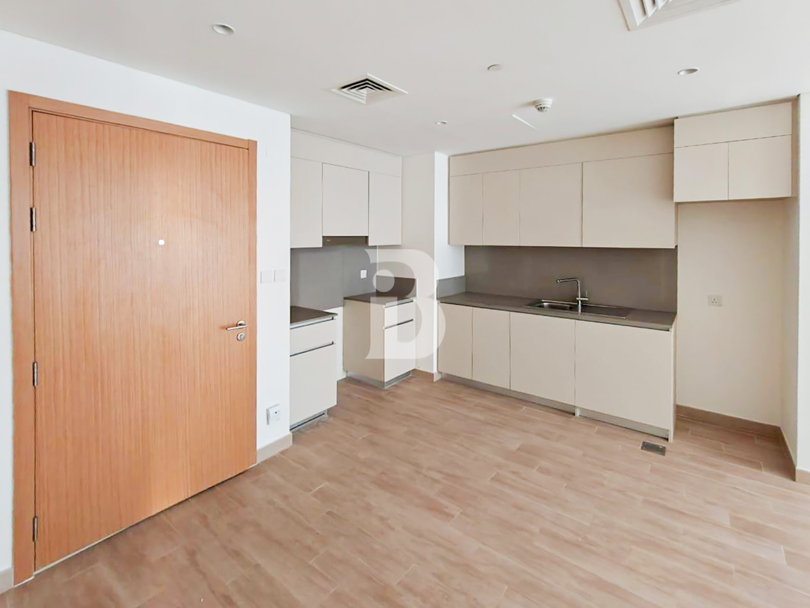 SPACIOUS AND BRIGHT | CANAL VIEW | BEACH ACCESS