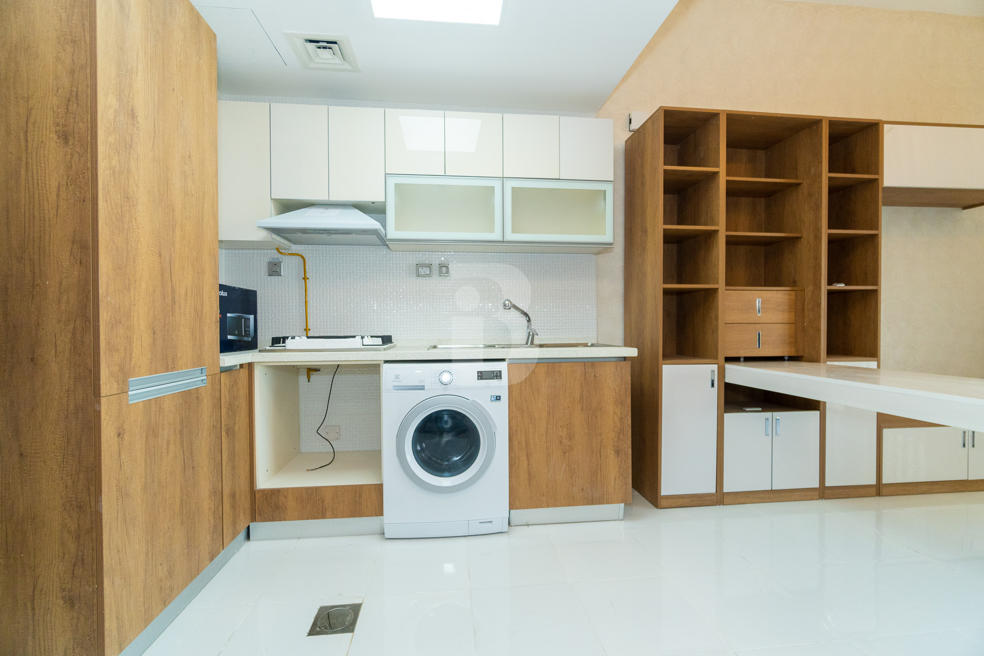 SPLENDID STUDIO | BALCONY | NEAR METRO | VACANT